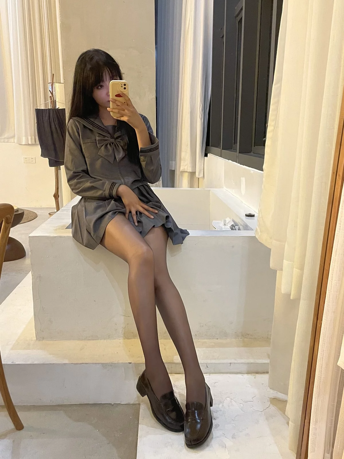 网络美女轩萧学姐楼道车库主题户外性感JK制服配超薄闪亮黑丝秀美腿诱惑写真87P