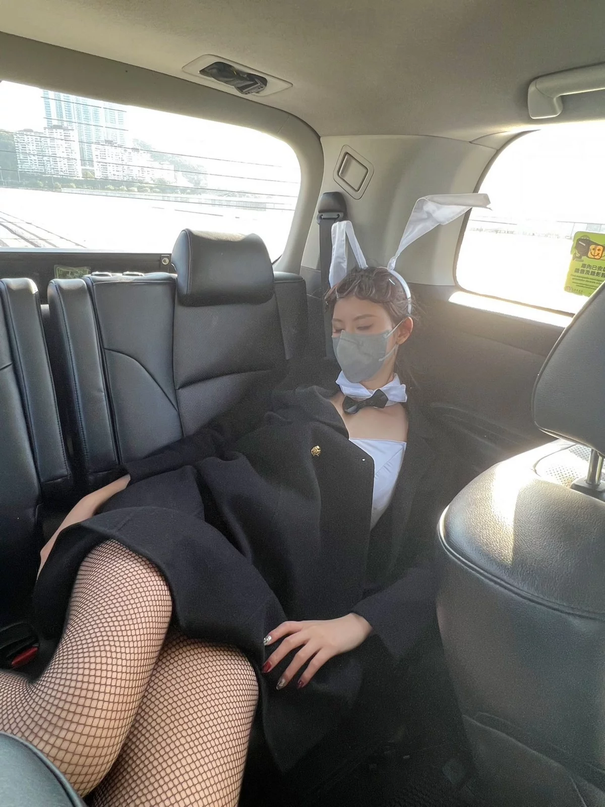 秀人模特就是阿朱啊兔子+瑜伽主题白色高叉连体衣+薄纱瑜伽服秀完美身材诱惑写真32P