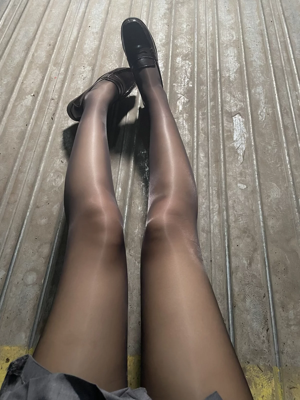 网络美女轩萧学姐楼道车库主题户外性感JK制服配超薄闪亮黑丝秀美腿诱惑写真87P