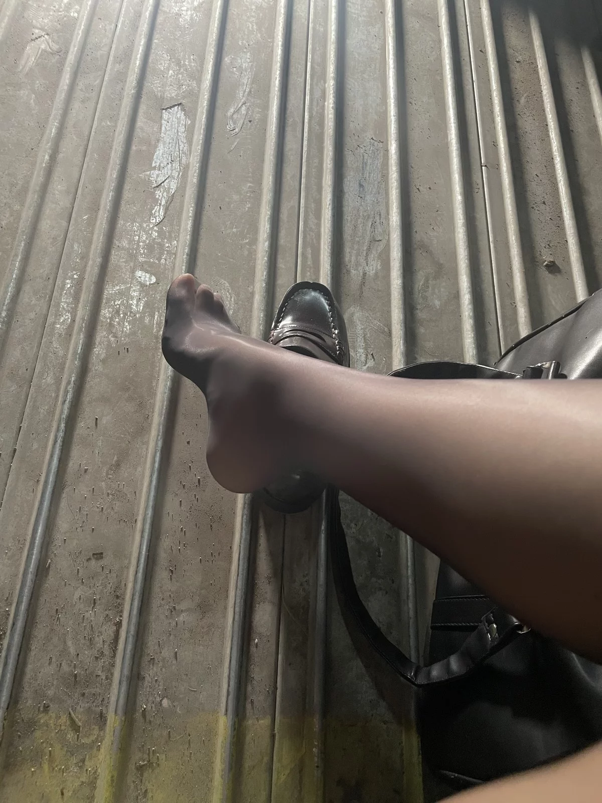 网络美女轩萧学姐楼道车库主题户外性感JK制服配超薄闪亮黑丝秀美腿诱惑写真87P