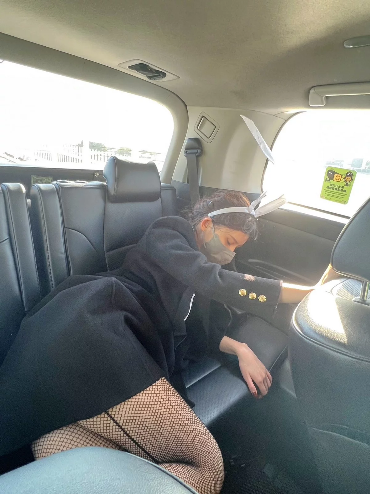 秀人模特就是阿朱啊兔子+瑜伽主题白色高叉连体衣+薄纱瑜伽服秀完美身材诱惑写真32P