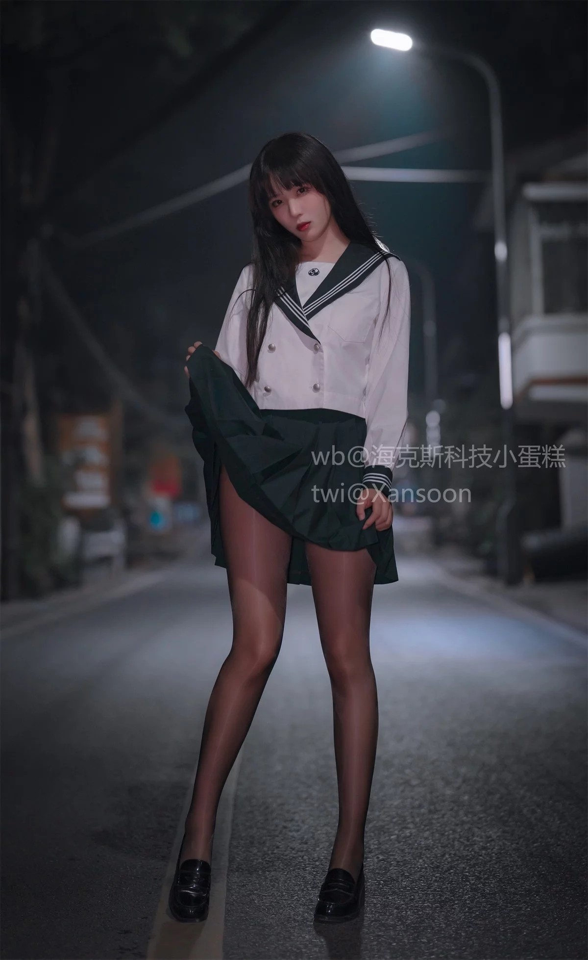 网络美女轩萧学姐楼道车库主题户外性感JK制服配超薄闪亮黑丝秀美腿诱惑写真87P