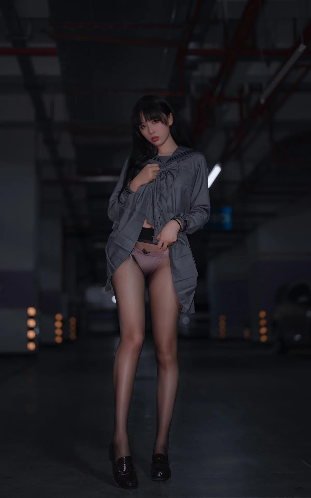 网络美女轩萧学姐楼道车库主题户外性感JK制服配超薄闪亮黑丝秀美腿诱惑写真87P