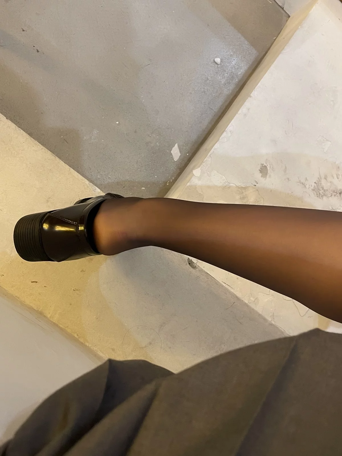网络美女轩萧学姐楼道车库主题户外性感JK制服配超薄闪亮黑丝秀美腿诱惑写真87P