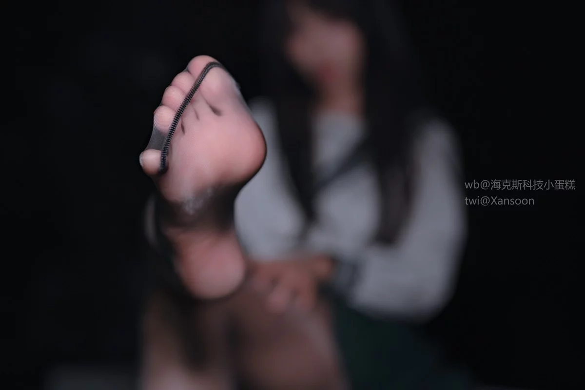 网络美女轩萧学姐楼道车库主题户外性感JK制服配超薄闪亮黑丝秀美腿诱惑写真87P