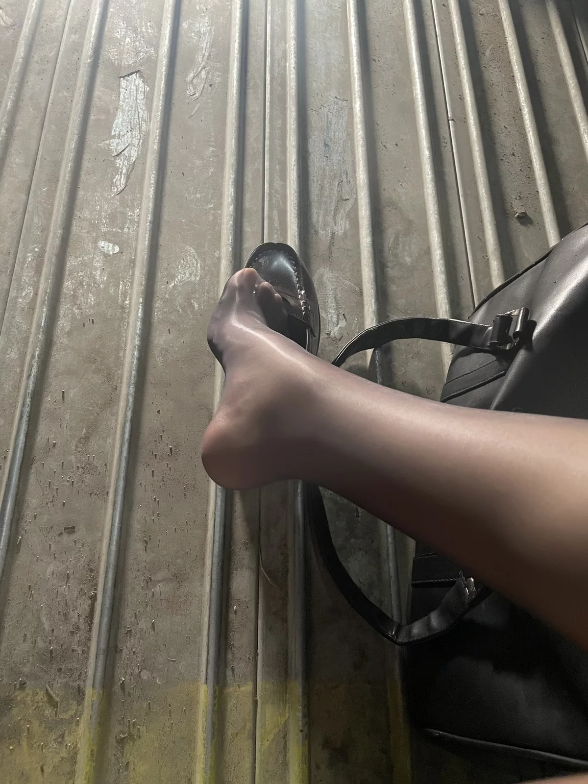 网络美女轩萧学姐楼道车库主题户外性感JK制服配超薄闪亮黑丝秀美腿诱惑写真87P