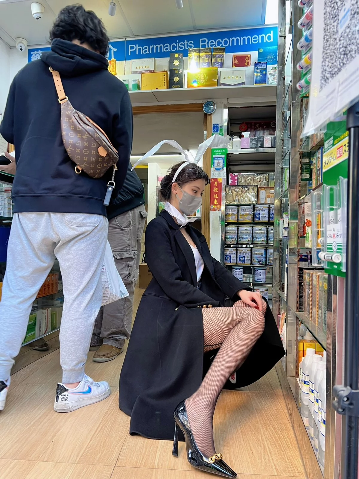 秀人模特就是阿朱啊兔子+瑜伽主题白色高叉连体衣+薄纱瑜伽服秀完美身材诱惑写真32P
