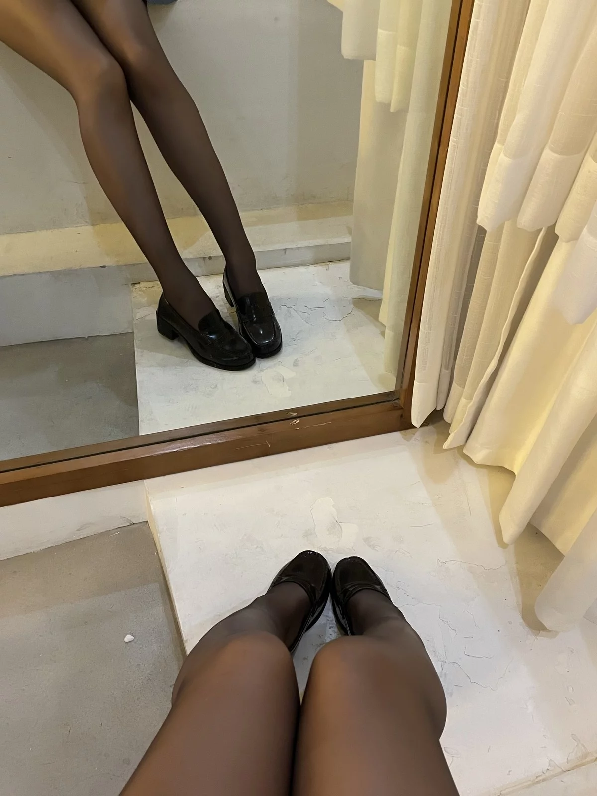 网络美女轩萧学姐楼道车库主题户外性感JK制服配超薄闪亮黑丝秀美腿诱惑写真87P