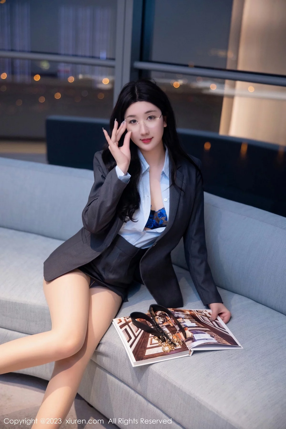 XiuRen第6607期_模特江真真深灰色OL制服露蓝黑色蕾丝内衣配原色丝袜诱惑写真86P