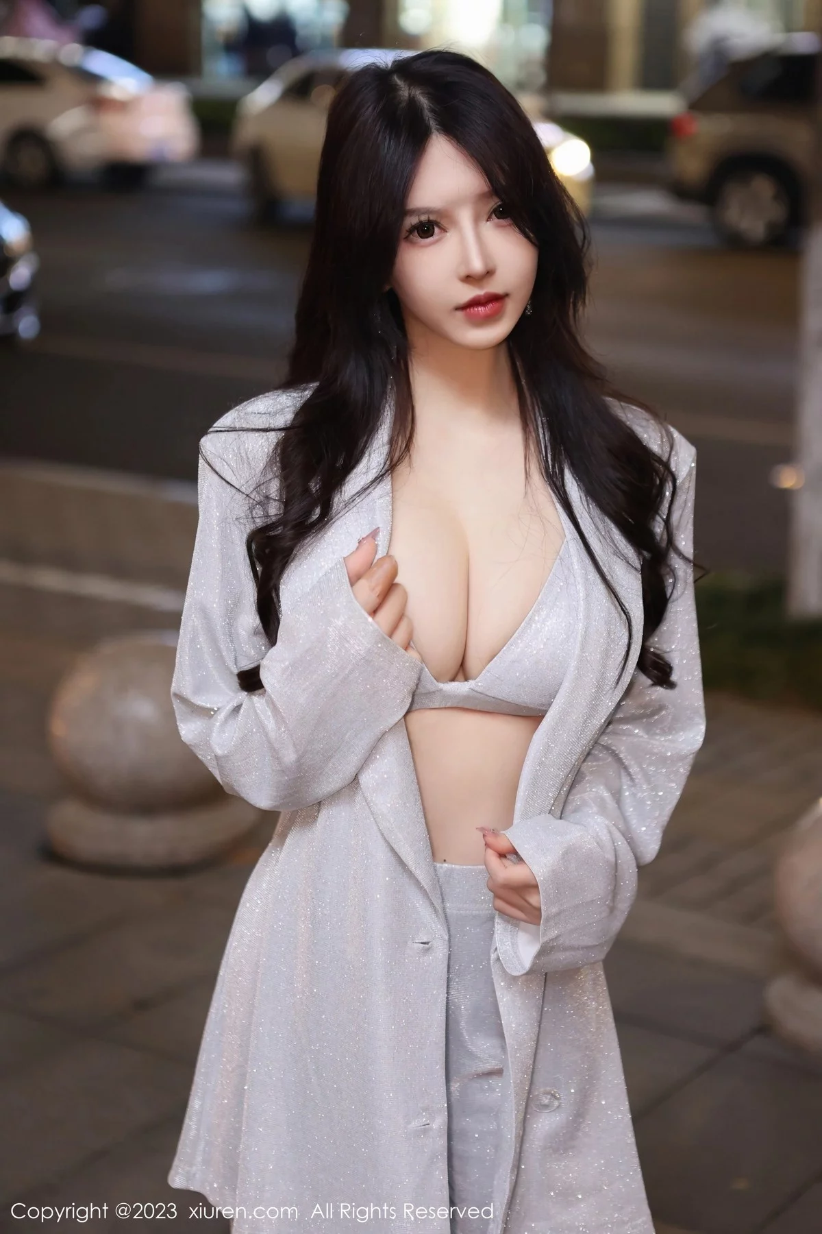 XiuRen第6605期_模特玉兔miki脱简约银灰外衣露银灰内衣秀傲人豪乳撩人诱惑写真82P