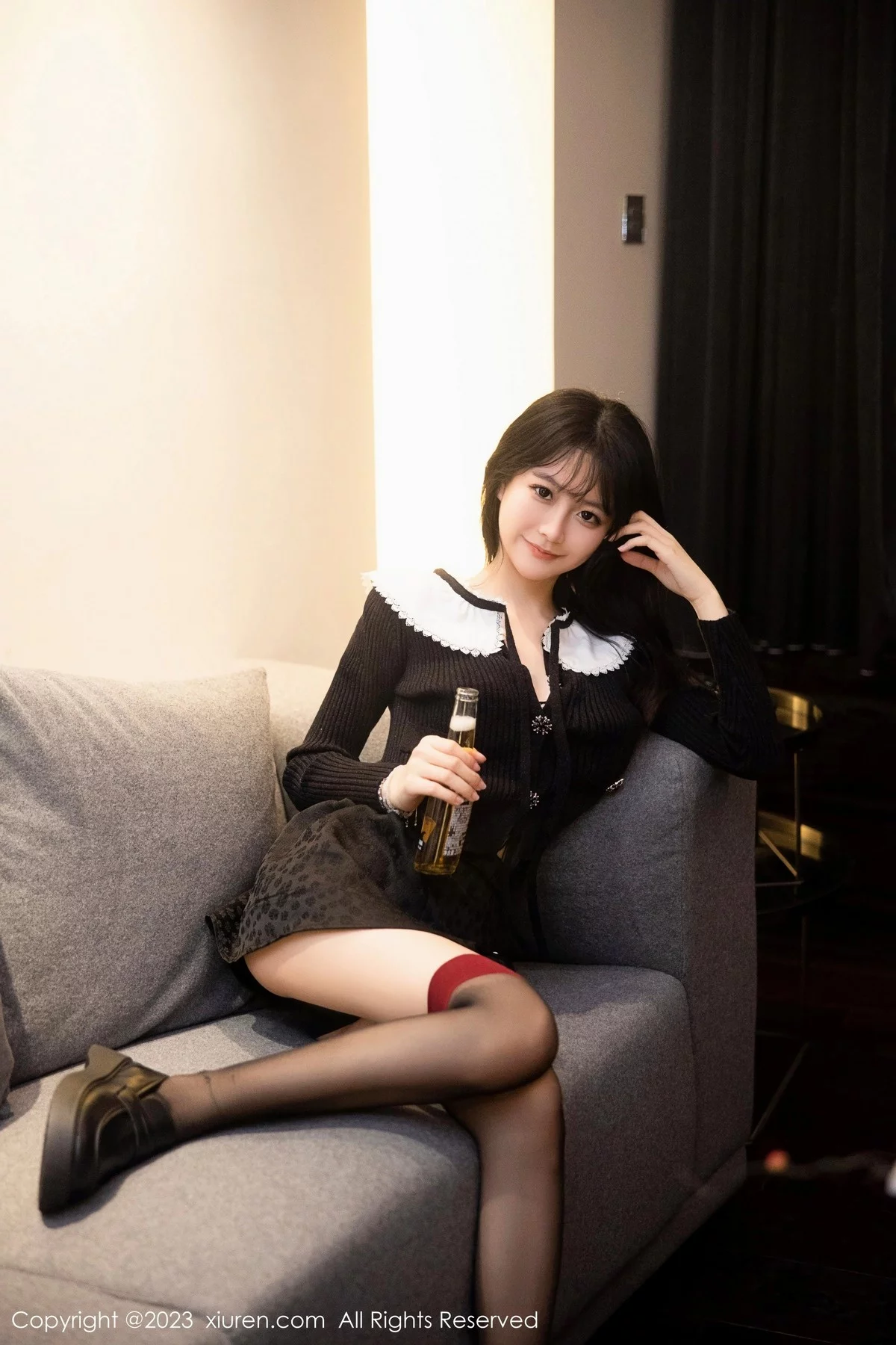 XiuRen第6724期_模特幼幼喝酒主题性感黑色情趣服配黑丝袜秀完美身材诱惑写真80P