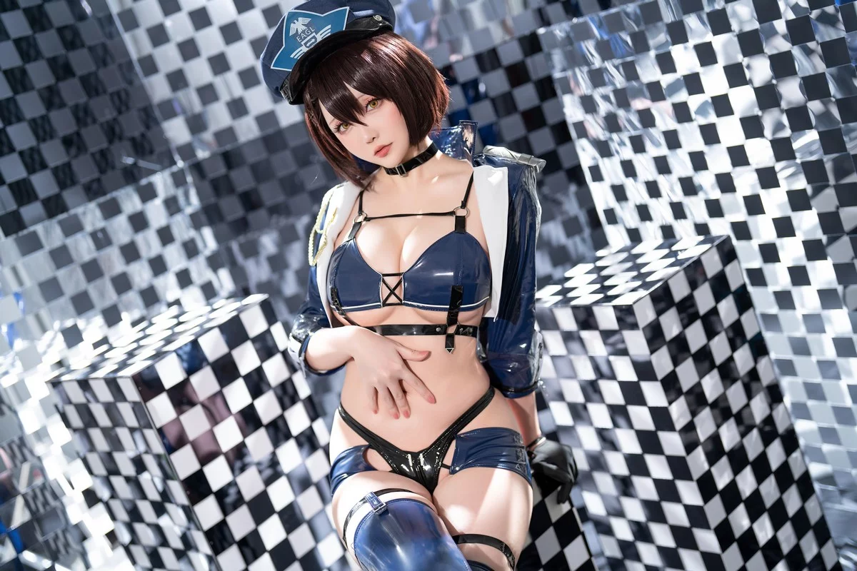 Coser小姐姐星之迟迟巴尔的摩赛车服主题性感赛车女郎服饰秀丰满身材诱惑写真51P