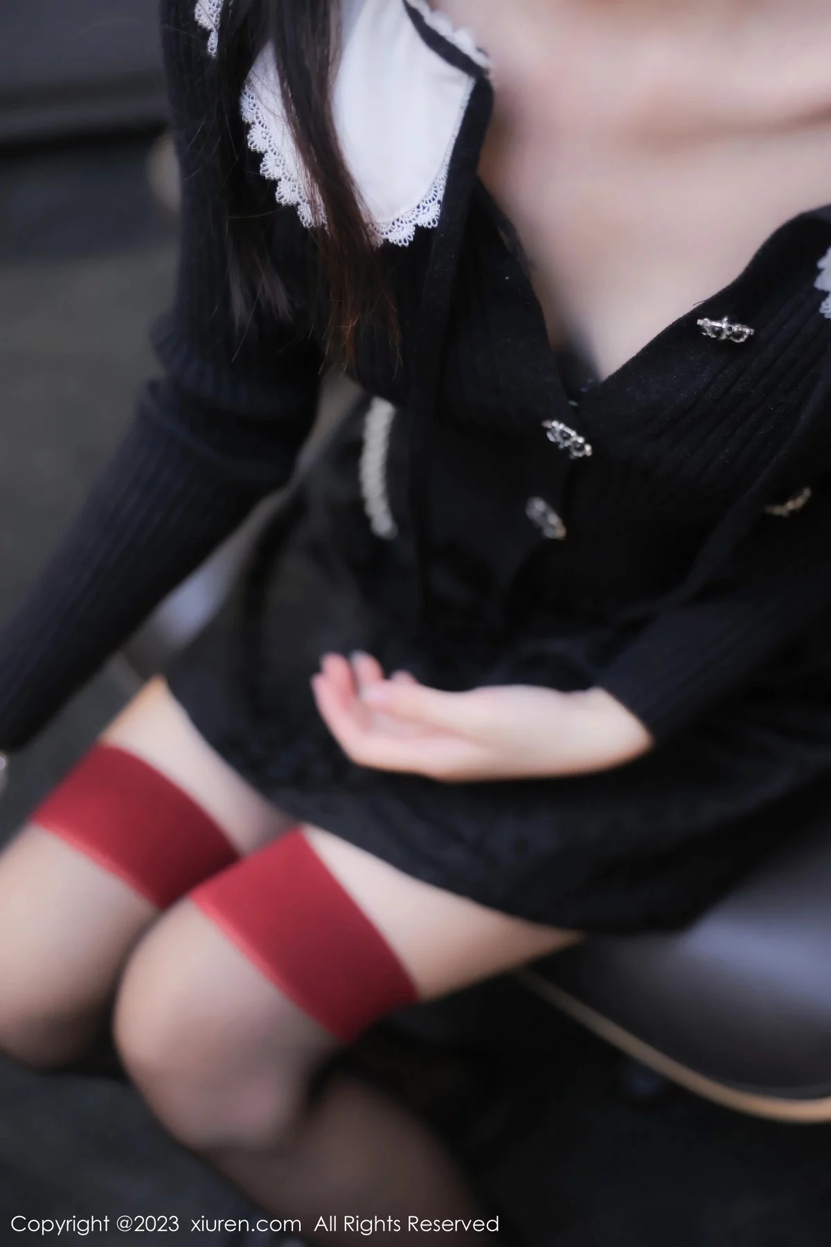 XiuRen第6724期_模特幼幼喝酒主题性感黑色情趣服配黑丝袜秀完美身材诱惑写真80P