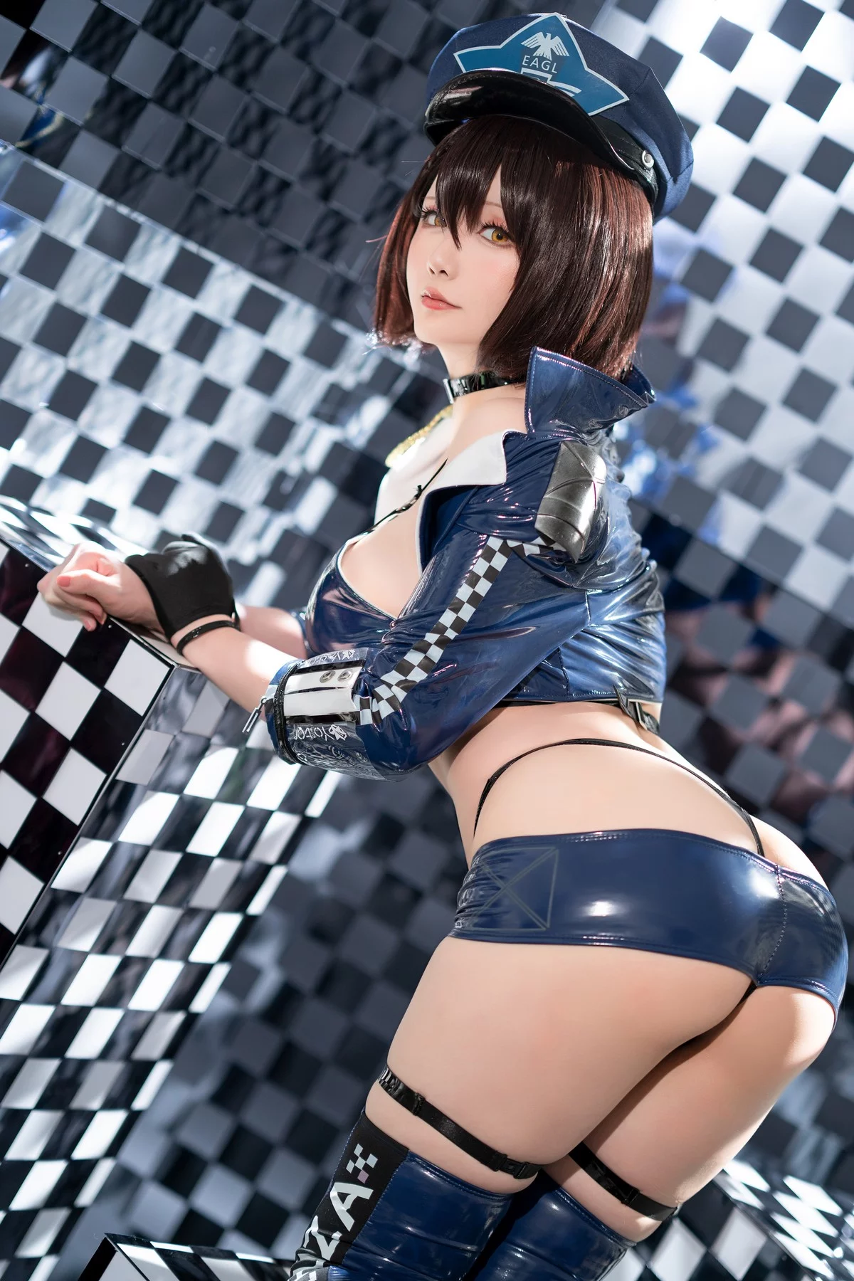 Coser小姐姐星之迟迟巴尔的摩赛车服主题性感赛车女郎服饰秀丰满身材诱惑写真51P