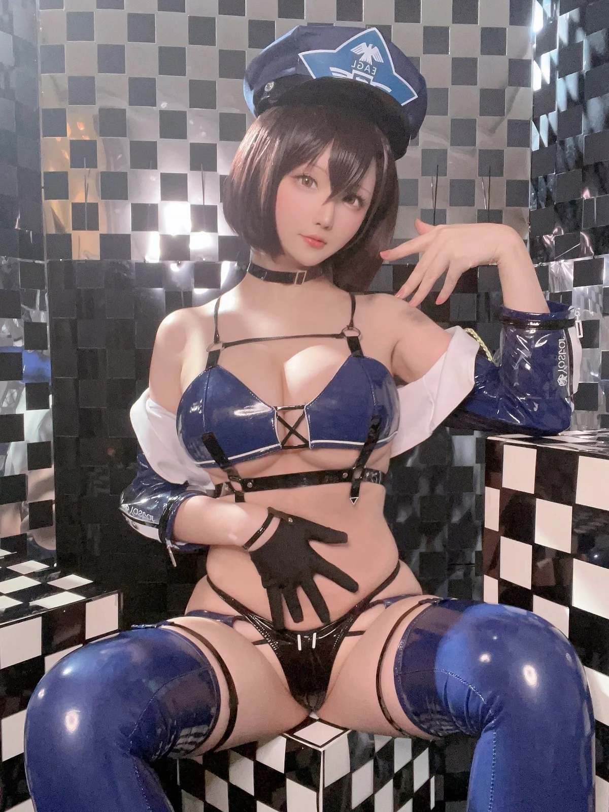 Coser小姐姐星之迟迟巴尔的摩赛车服主题性感赛车女郎服饰秀丰满身材诱惑写真51P