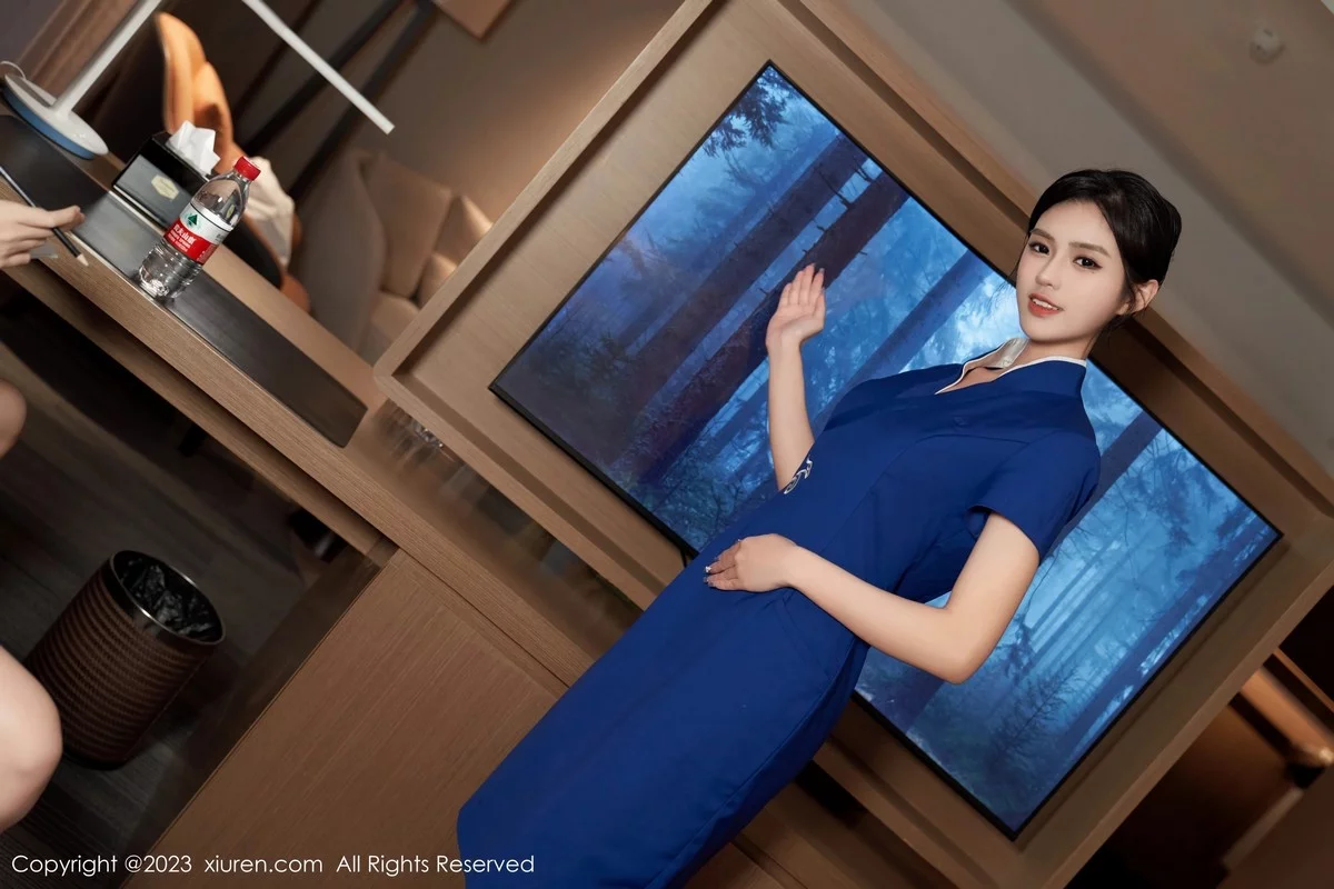 XiuRen第6720期_模特浅浅Danny深蓝技师制服+红色高开叉服秀曼妙身姿诱惑写真102P