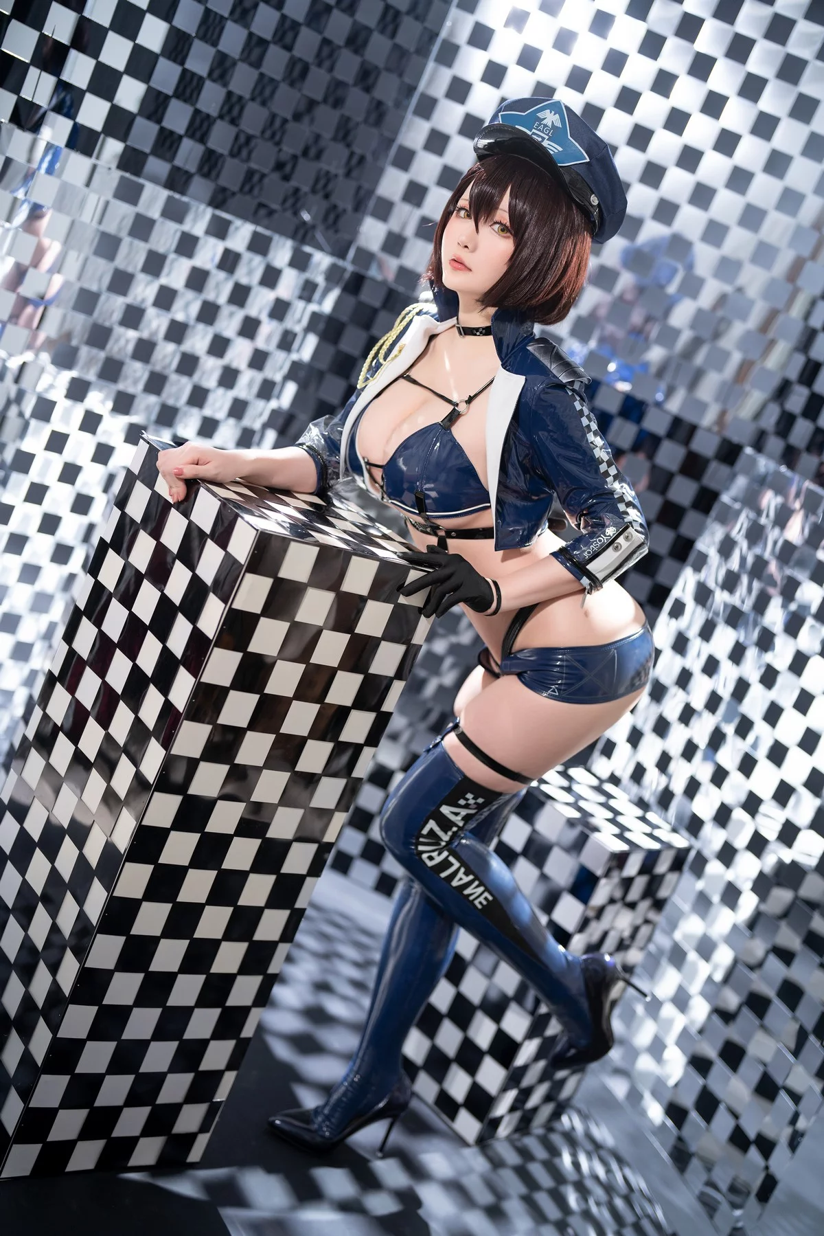 Coser小姐姐星之迟迟巴尔的摩赛车服主题性感赛车女郎服饰秀丰满身材诱惑写真51P
