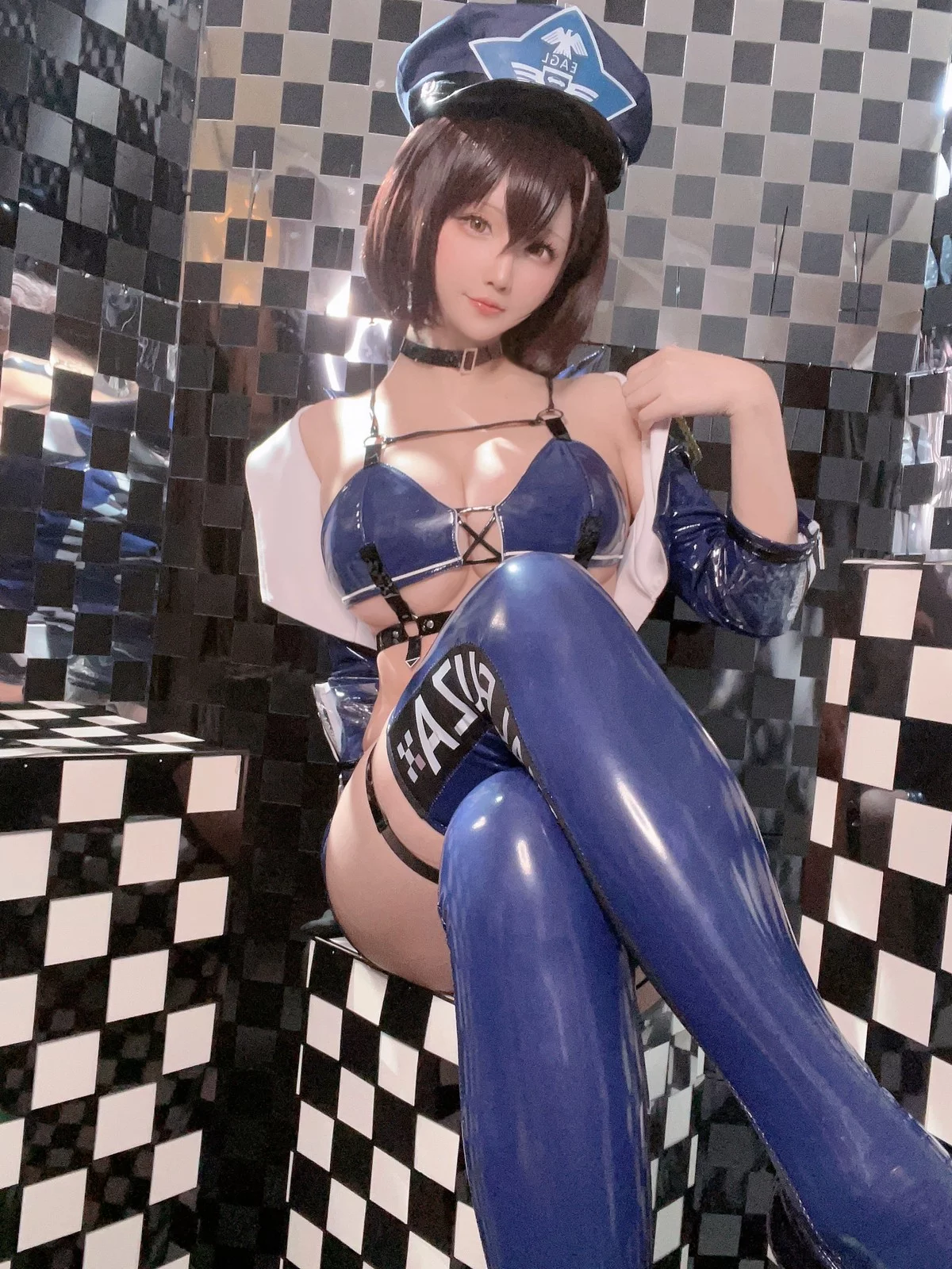 Coser小姐姐星之迟迟巴尔的摩赛车服主题性感赛车女郎服饰秀丰满身材诱惑写真51P