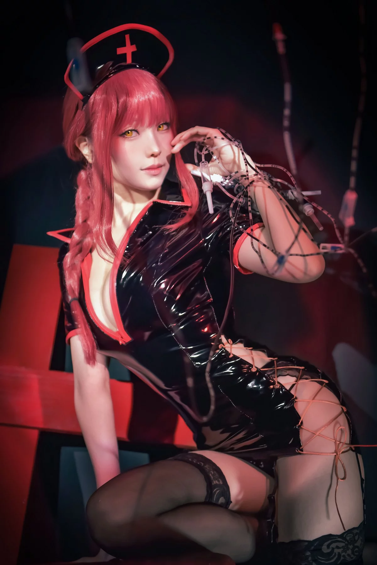 Coser妹子Ely_eee-Makima主题性感护士装配黑丝吊袜秀完美身材撩人诱惑写真61P