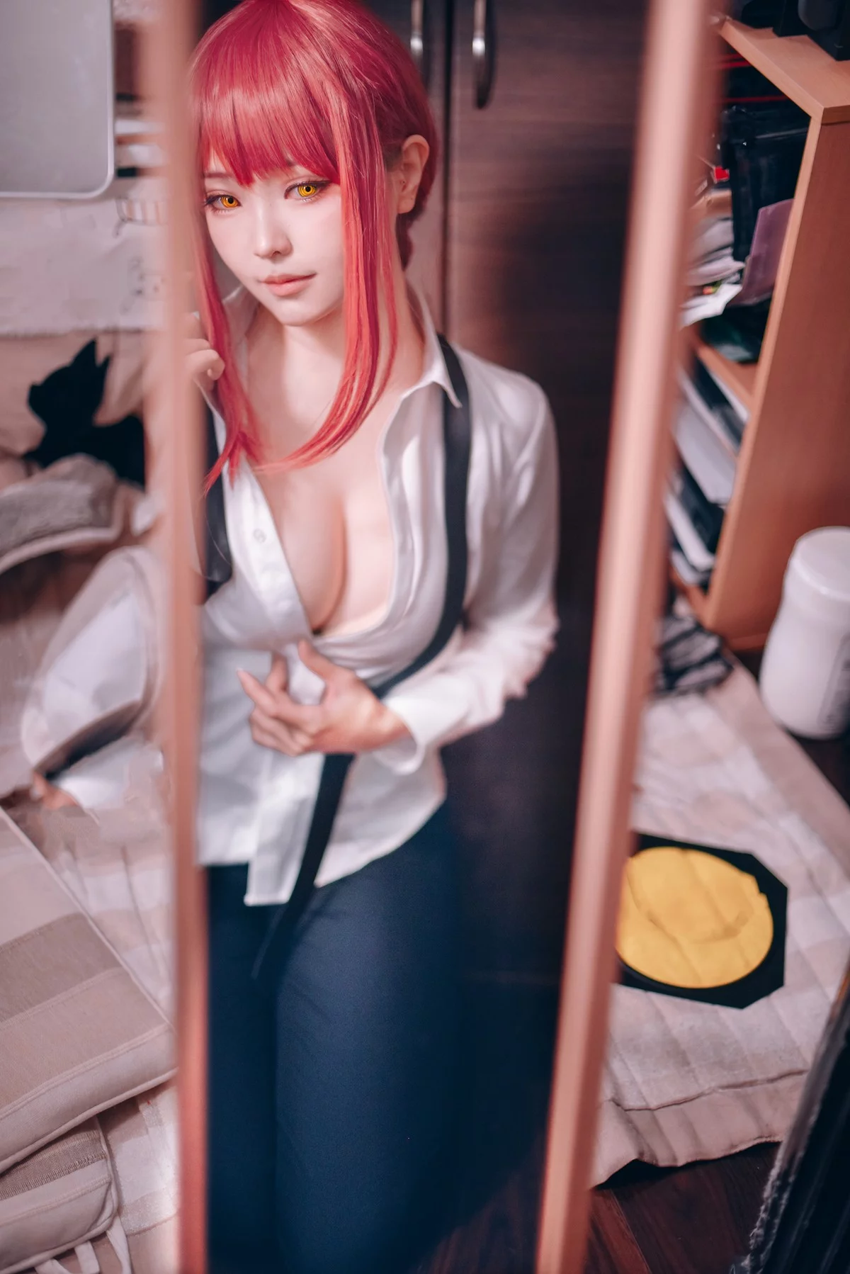Coser妹子Ely_eee-Makima主题性感护士装配黑丝吊袜秀完美身材撩人诱惑写真61P