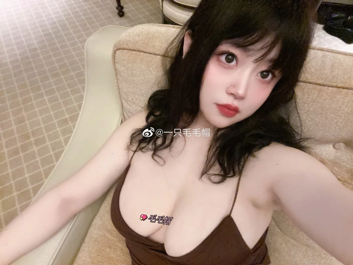 微博妹子一只毛毛帽视图精选合集主题私房性感服饰系列秀丰满身材诱惑写真210P