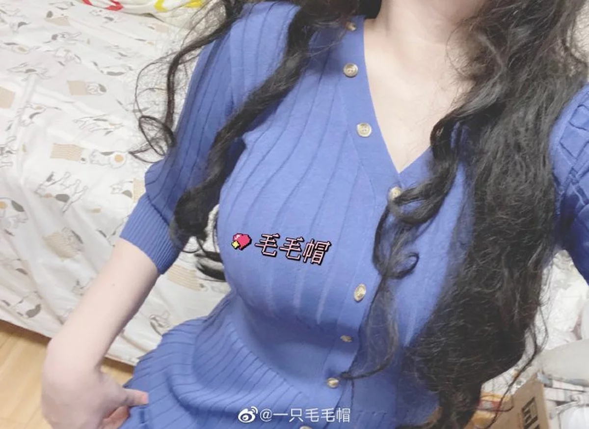微博妹子一只毛毛帽视图精选合集主题私房性感服饰系列秀丰满身材诱惑写真210P