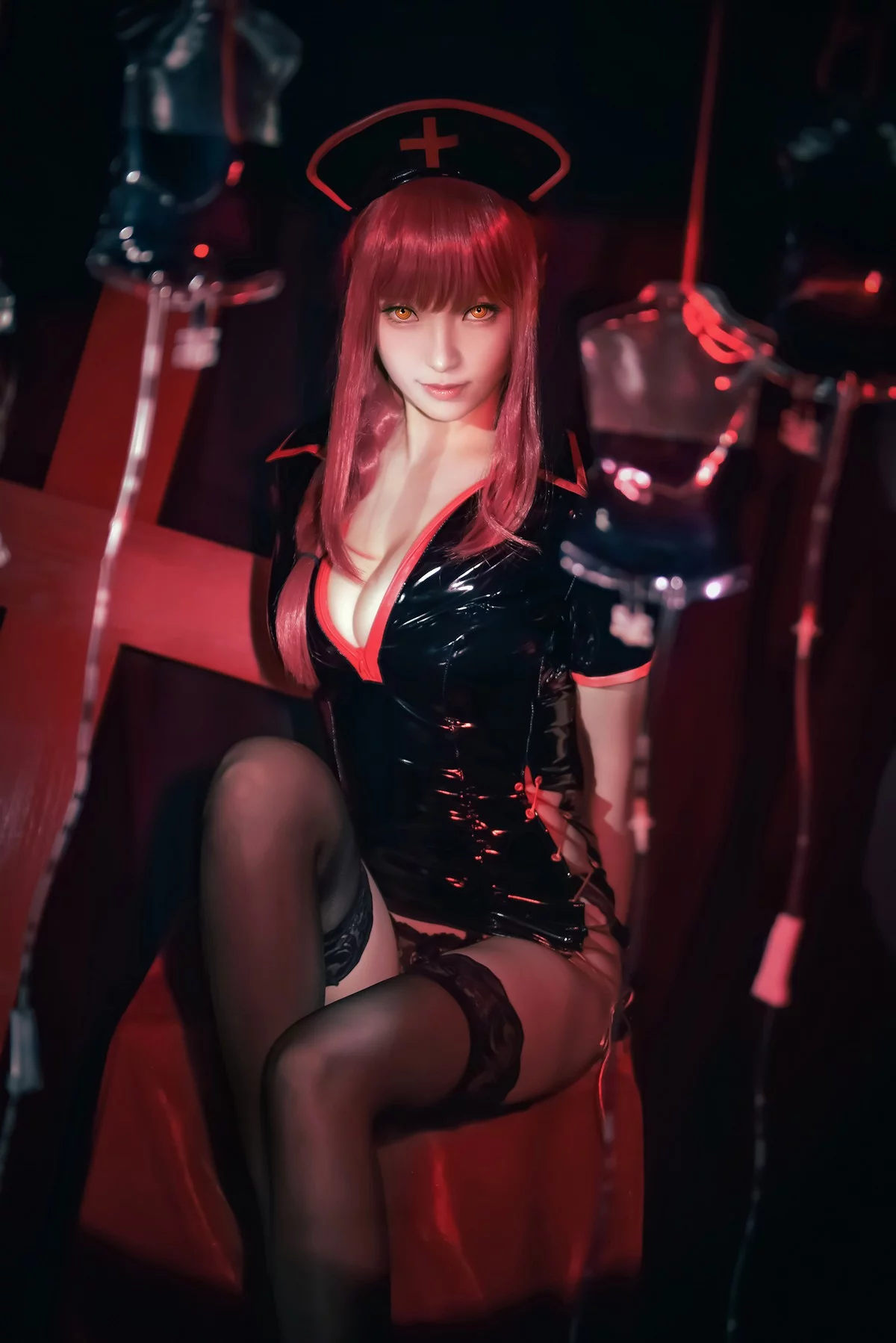 Coser妹子Ely_eee-Makima主题性感护士装配黑丝吊袜秀完美身材撩人诱惑写真61P