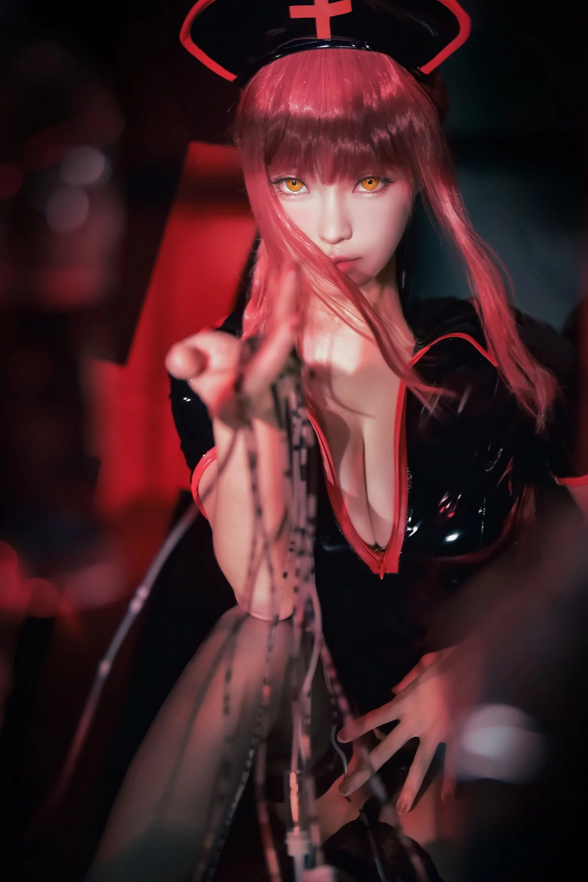 Coser妹子Ely_eee-Makima主题性感护士装配黑丝吊袜秀完美身材撩人诱惑写真61P