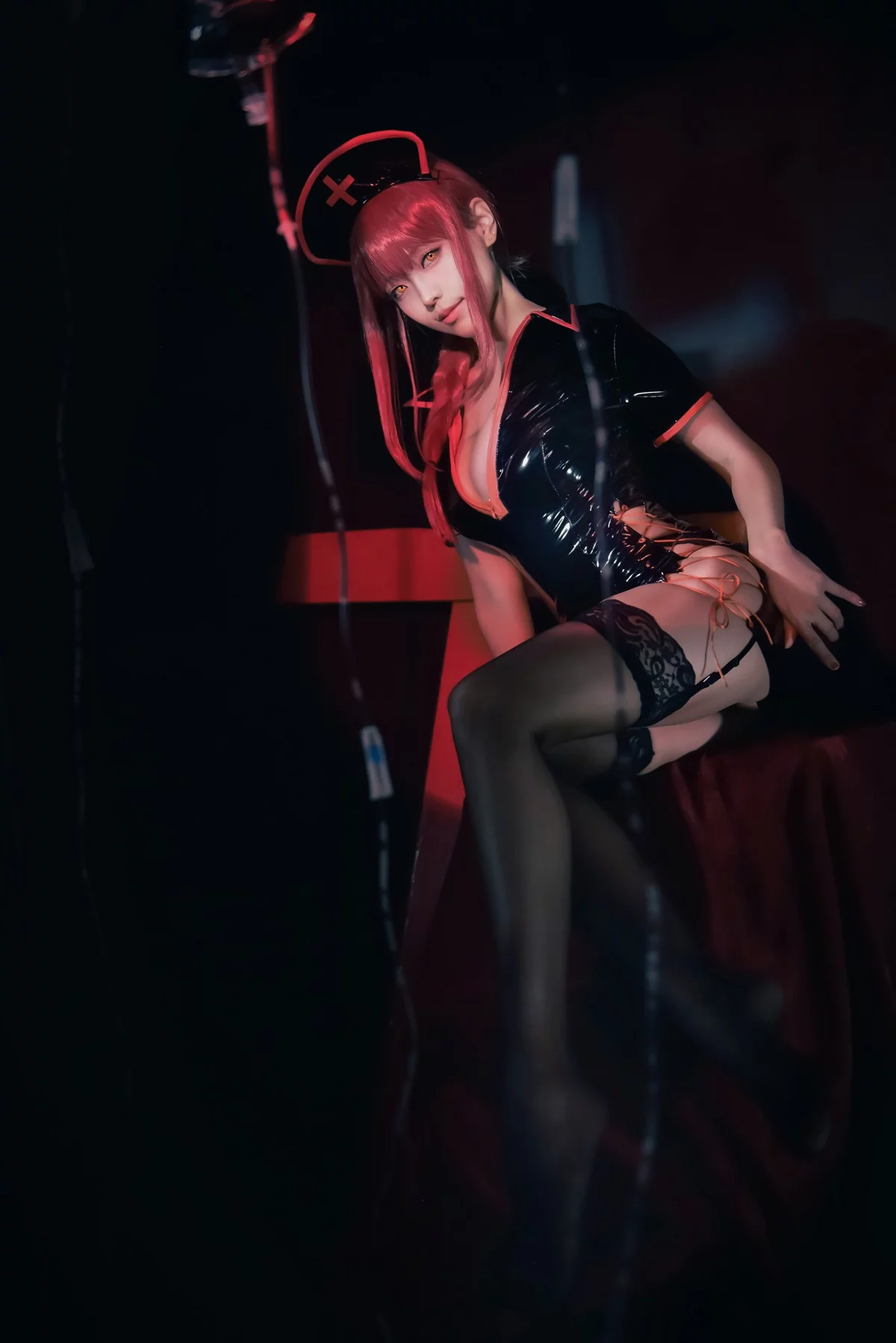Coser妹子Ely_eee-Makima主题性感护士装配黑丝吊袜秀完美身材撩人诱惑写真61P