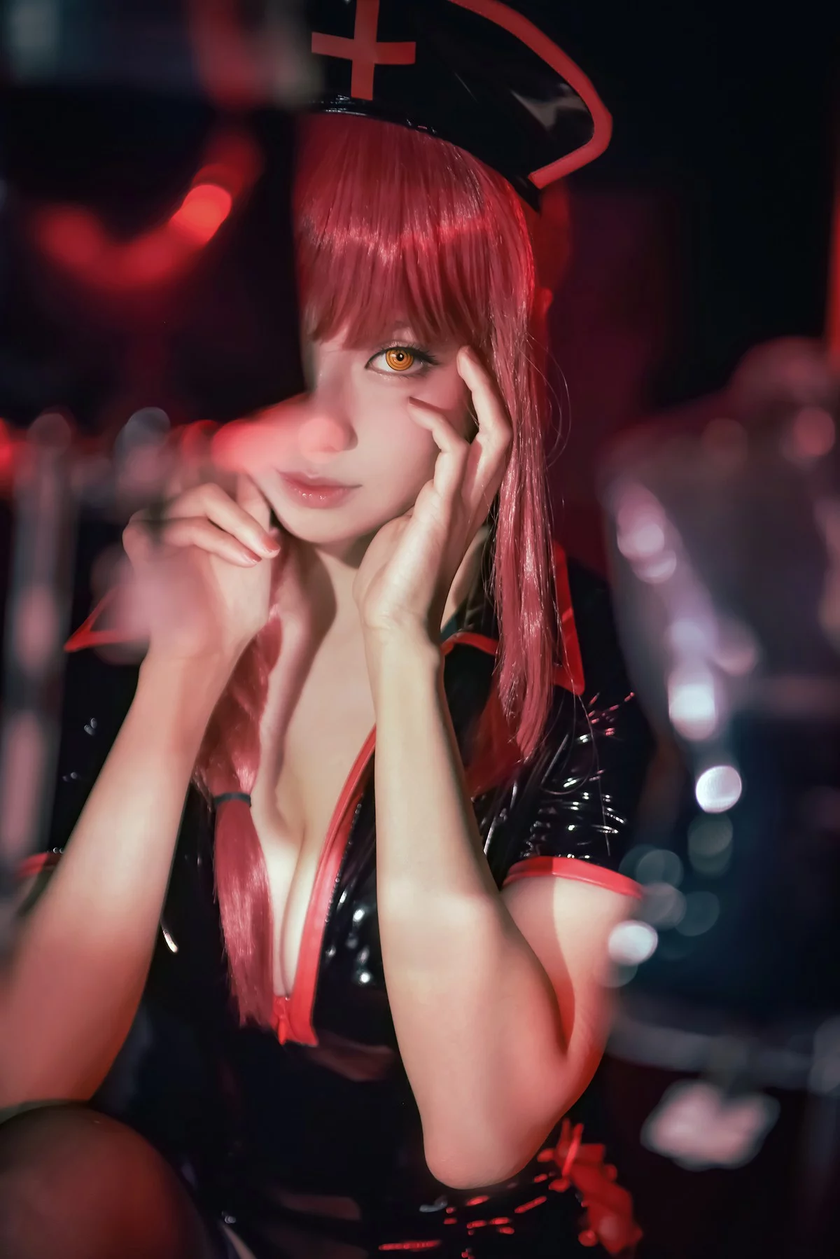 Coser妹子Ely_eee-Makima主题性感护士装配黑丝吊袜秀完美身材撩人诱惑写真61P