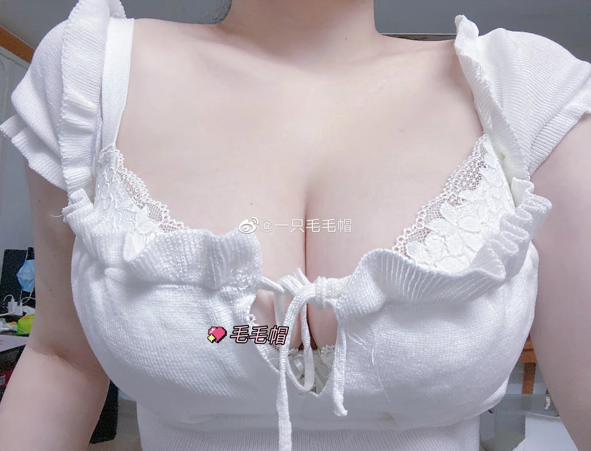 微博妹子一只毛毛帽视图精选合集主题私房性感服饰系列秀丰满身材诱惑写真210P