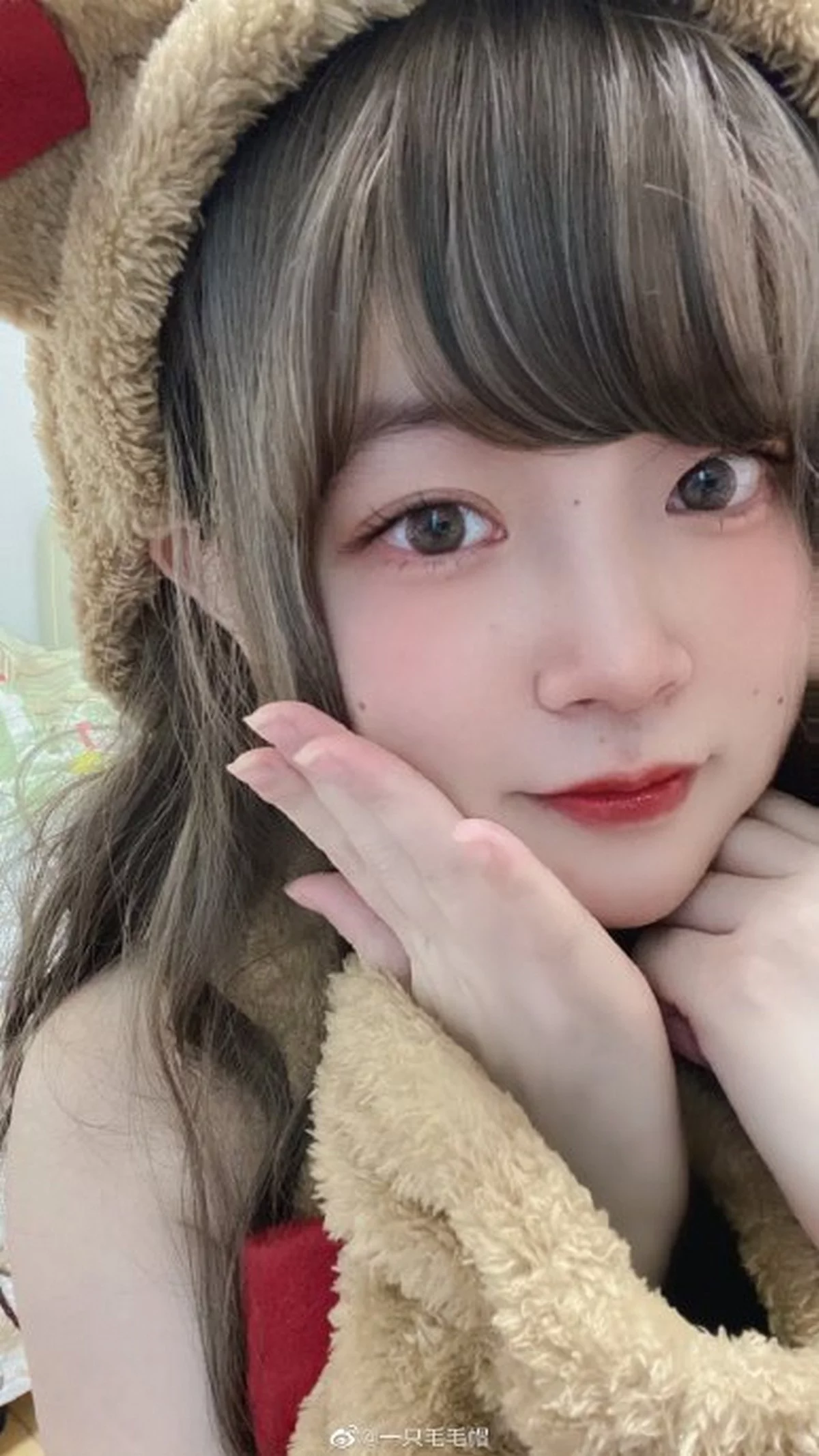 微博妹子一只毛毛帽视图精选合集主题私房性感服饰系列秀丰满身材诱惑写真210P