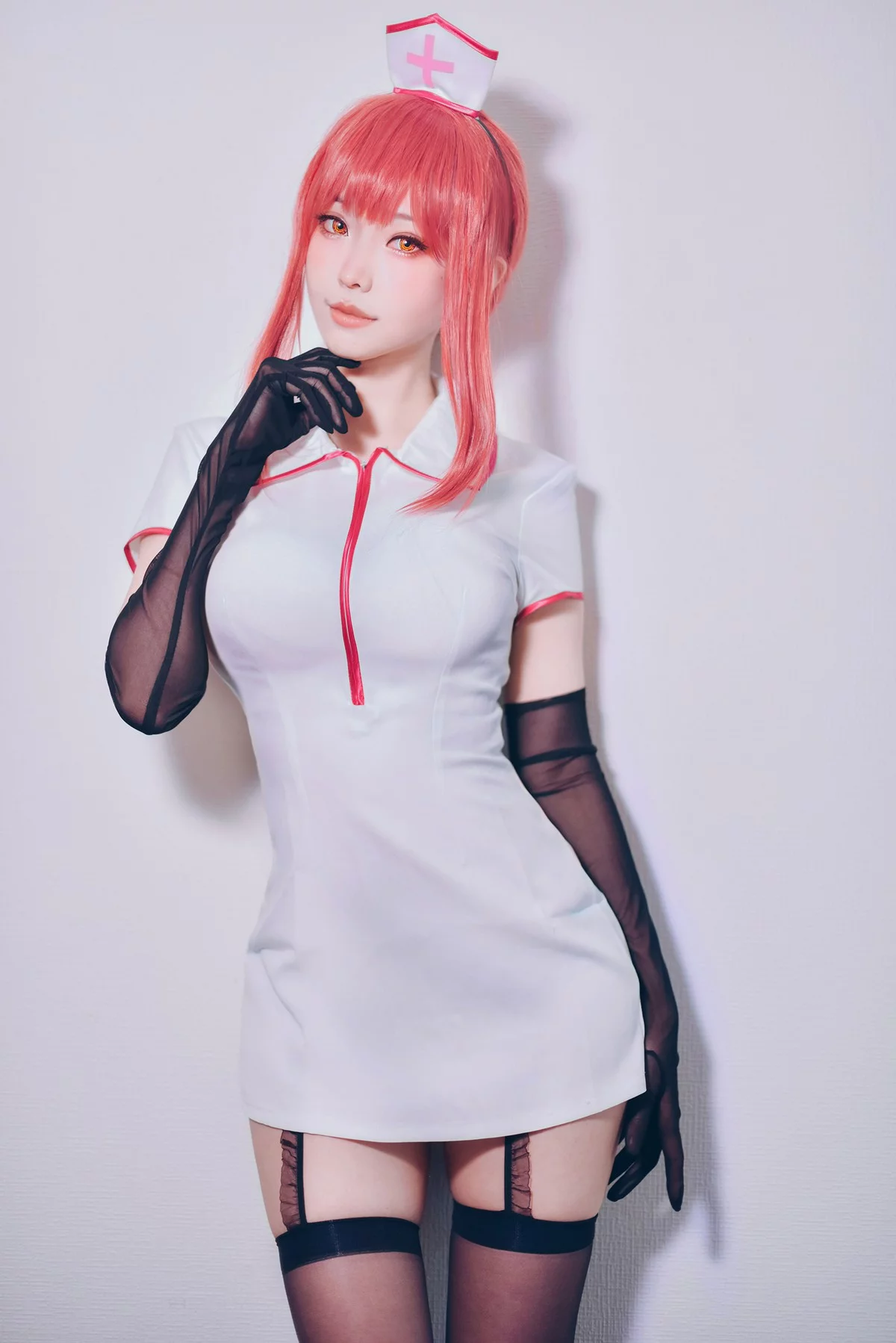 Coser妹子Ely_eee-Makima主题性感护士装配黑丝吊袜秀完美身材撩人诱惑写真61P