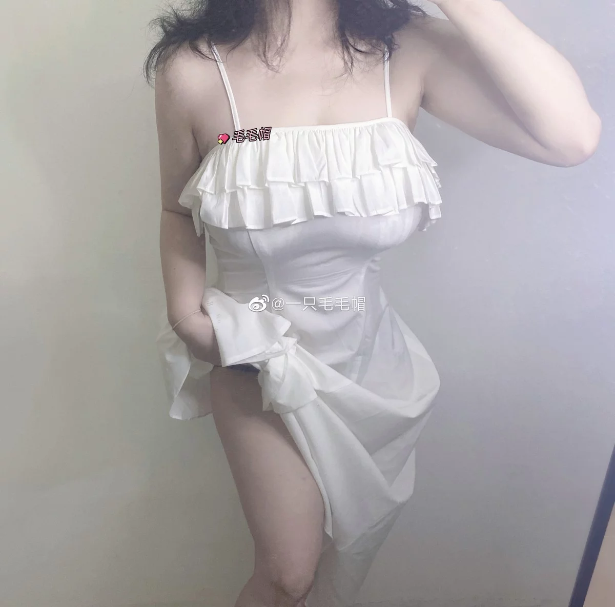 微博妹子一只毛毛帽视图精选合集主题私房性感服饰系列秀丰满身材诱惑写真210P