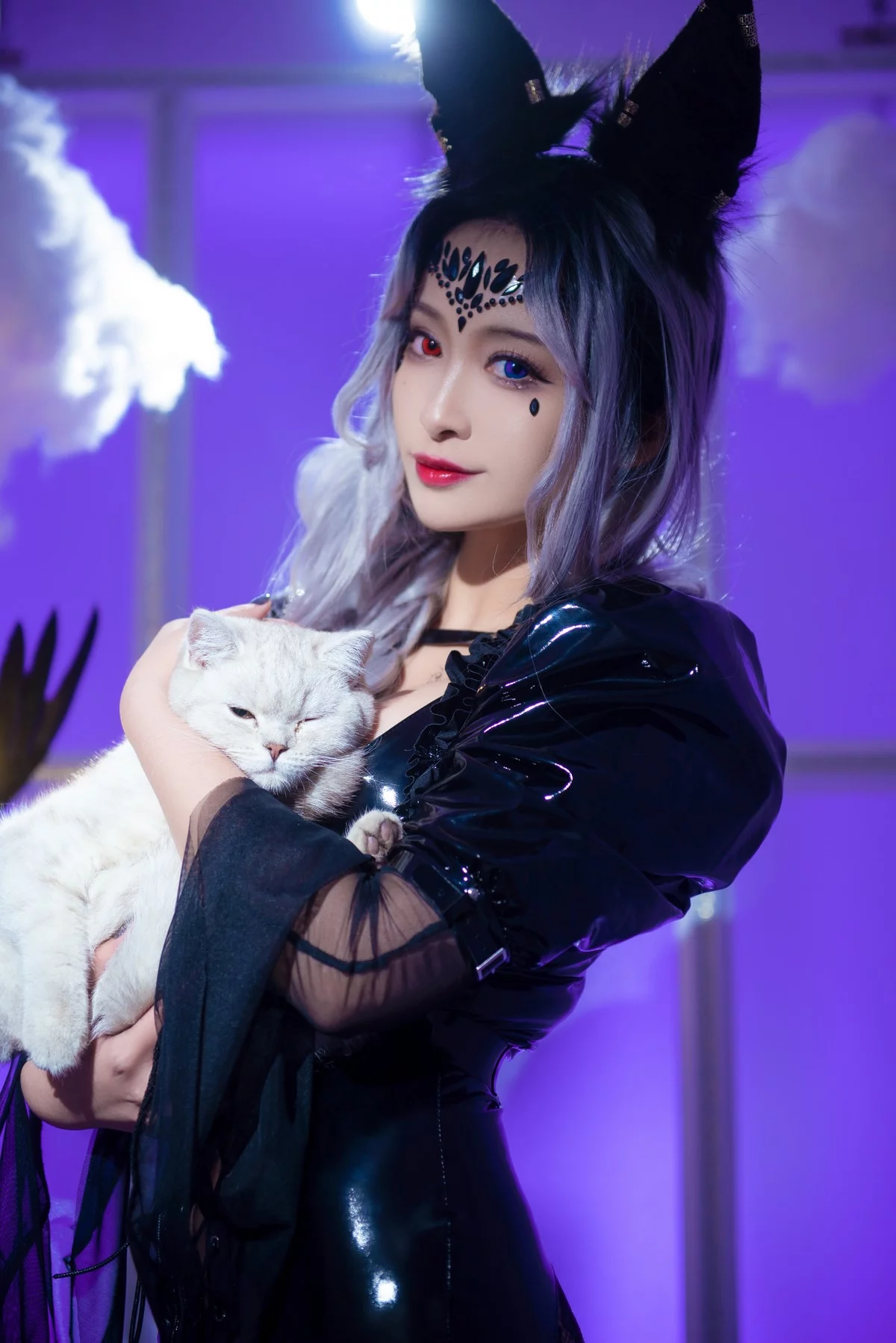 动漫博主洛璃LoLiSAMA魔女莉莉丝主题性感黑色皮质连衣长裙秀完美身材诱惑写真74P