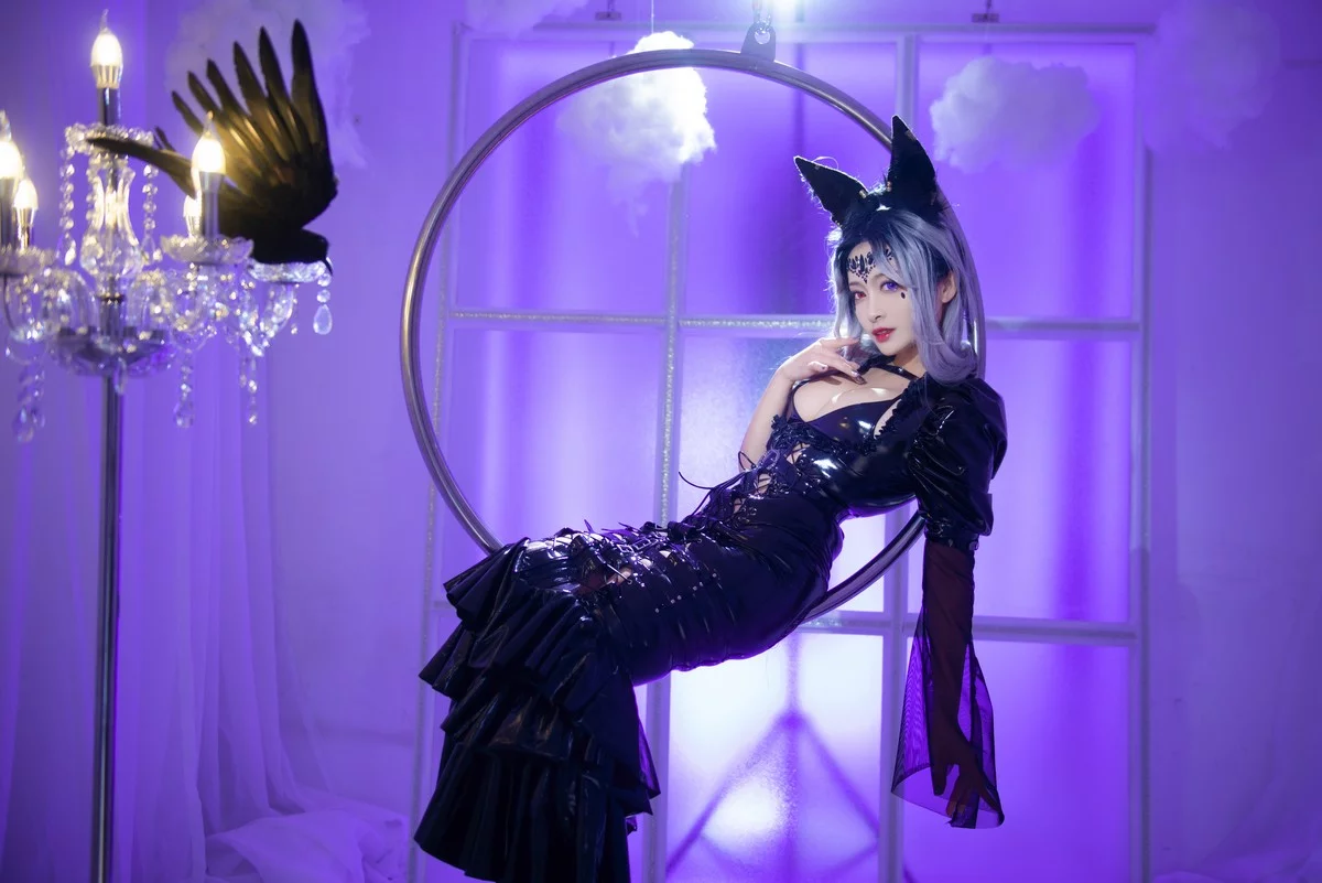 动漫博主洛璃LoLiSAMA魔女莉莉丝主题性感黑色皮质连衣长裙秀完美身材诱惑写真74P