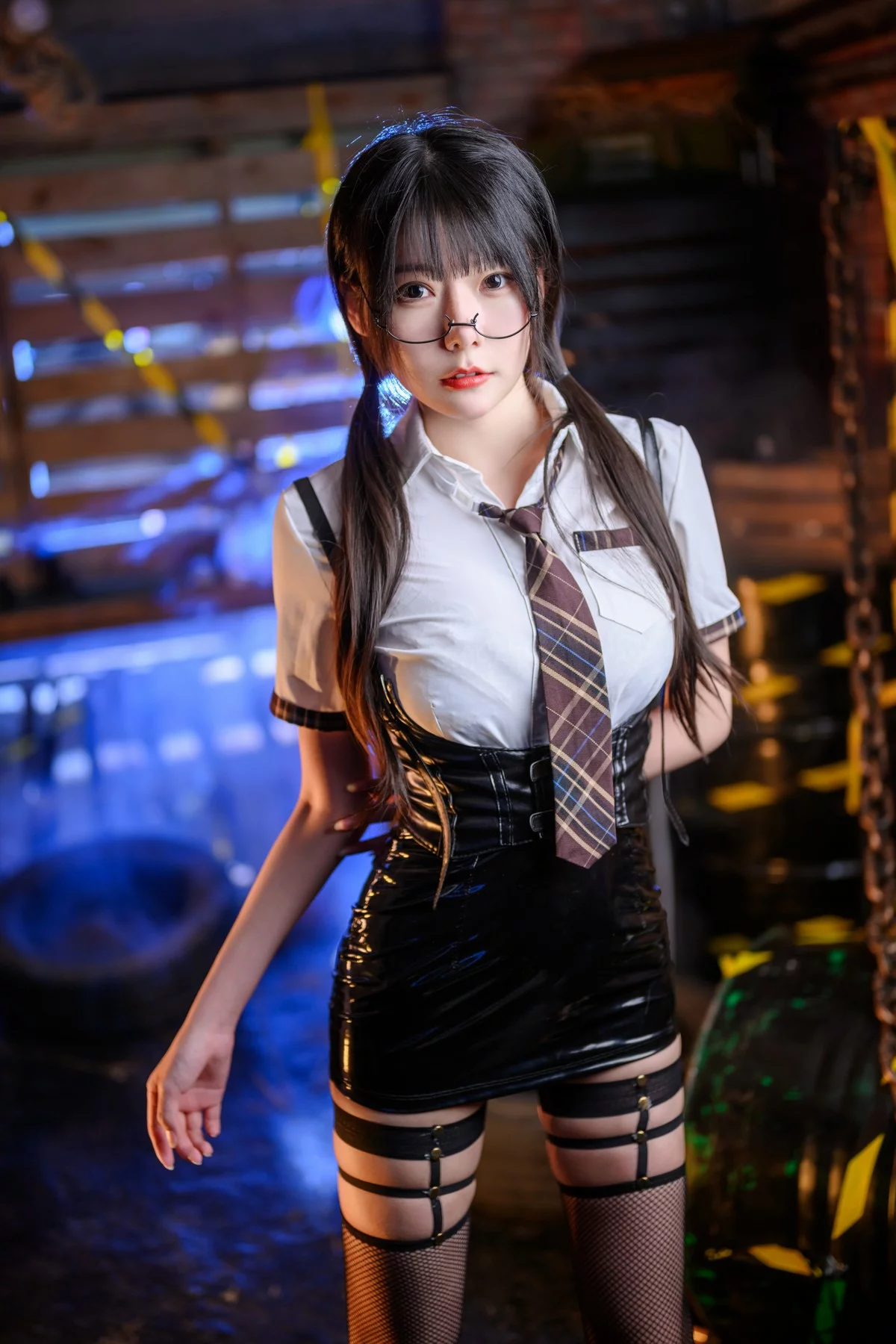网络美女香草喵露露新年兔年贺主题半脱露性感白色蕾丝内衣秀丰满身材诱惑写真47P