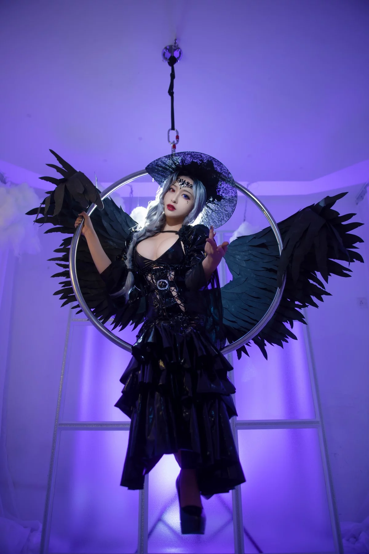 动漫博主洛璃LoLiSAMA魔女莉莉丝主题性感黑色皮质连衣长裙秀完美身材诱惑写真74P