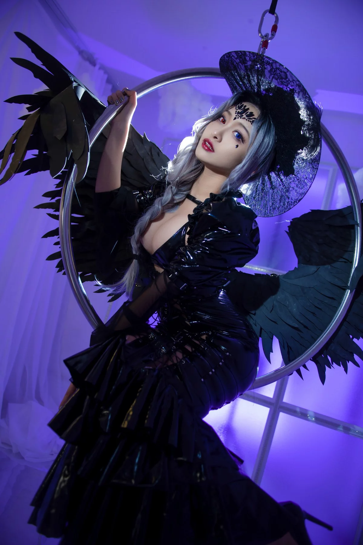 动漫博主洛璃LoLiSAMA魔女莉莉丝主题性感黑色皮质连衣长裙秀完美身材诱惑写真74P