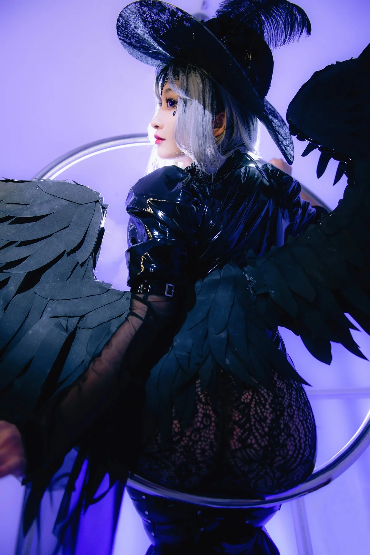 动漫博主洛璃LoLiSAMA魔女莉莉丝主题性感黑色皮质连衣长裙秀完美身材诱惑写真74P