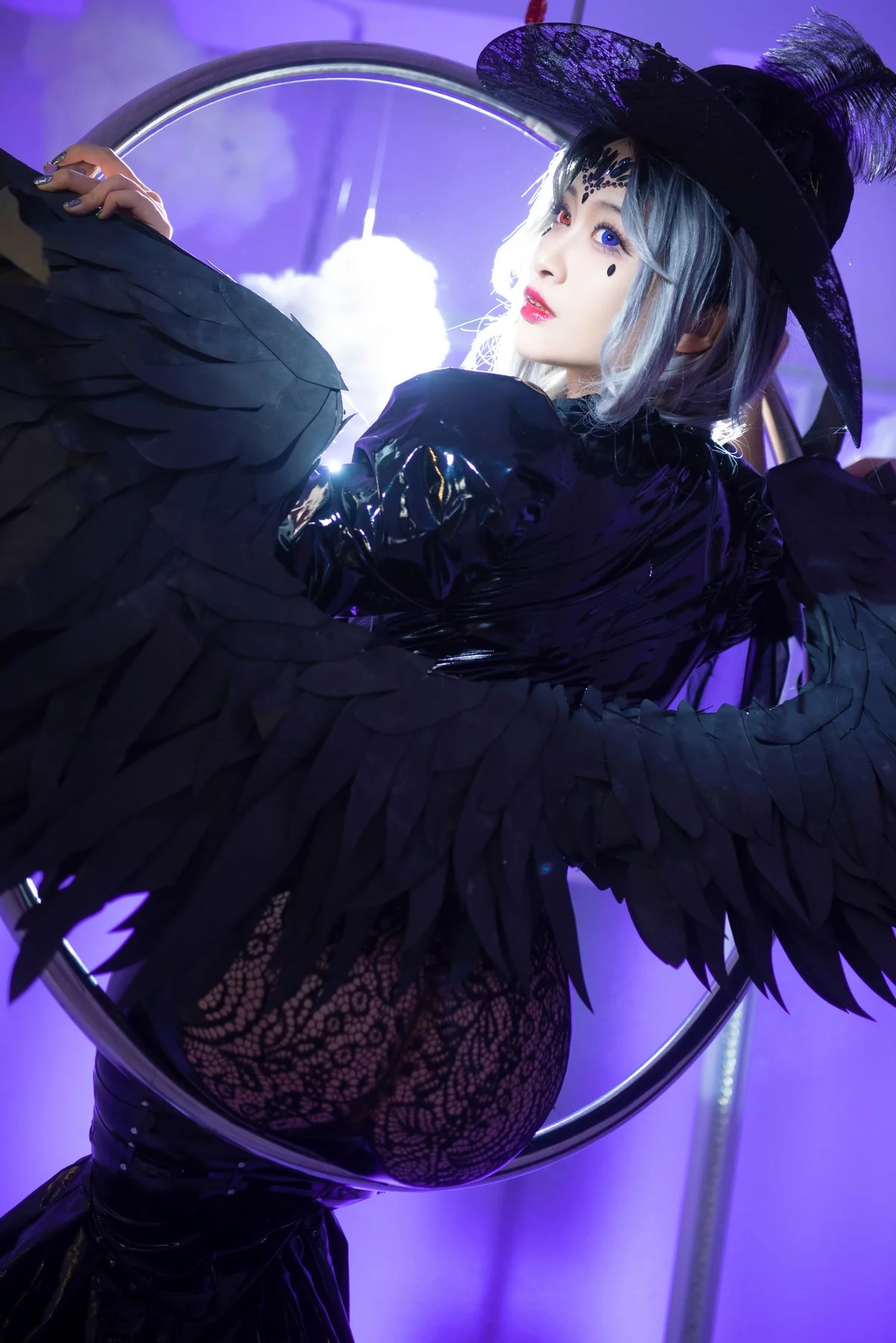 动漫博主洛璃LoLiSAMA魔女莉莉丝主题性感黑色皮质连衣长裙秀完美身材诱惑写真74P