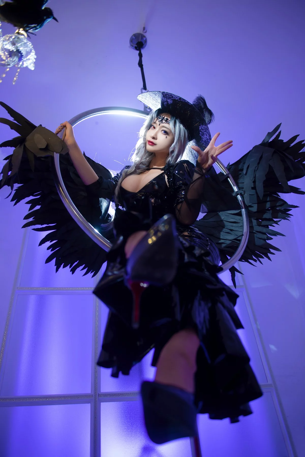 动漫博主洛璃LoLiSAMA魔女莉莉丝主题性感黑色皮质连衣长裙秀完美身材诱惑写真74P