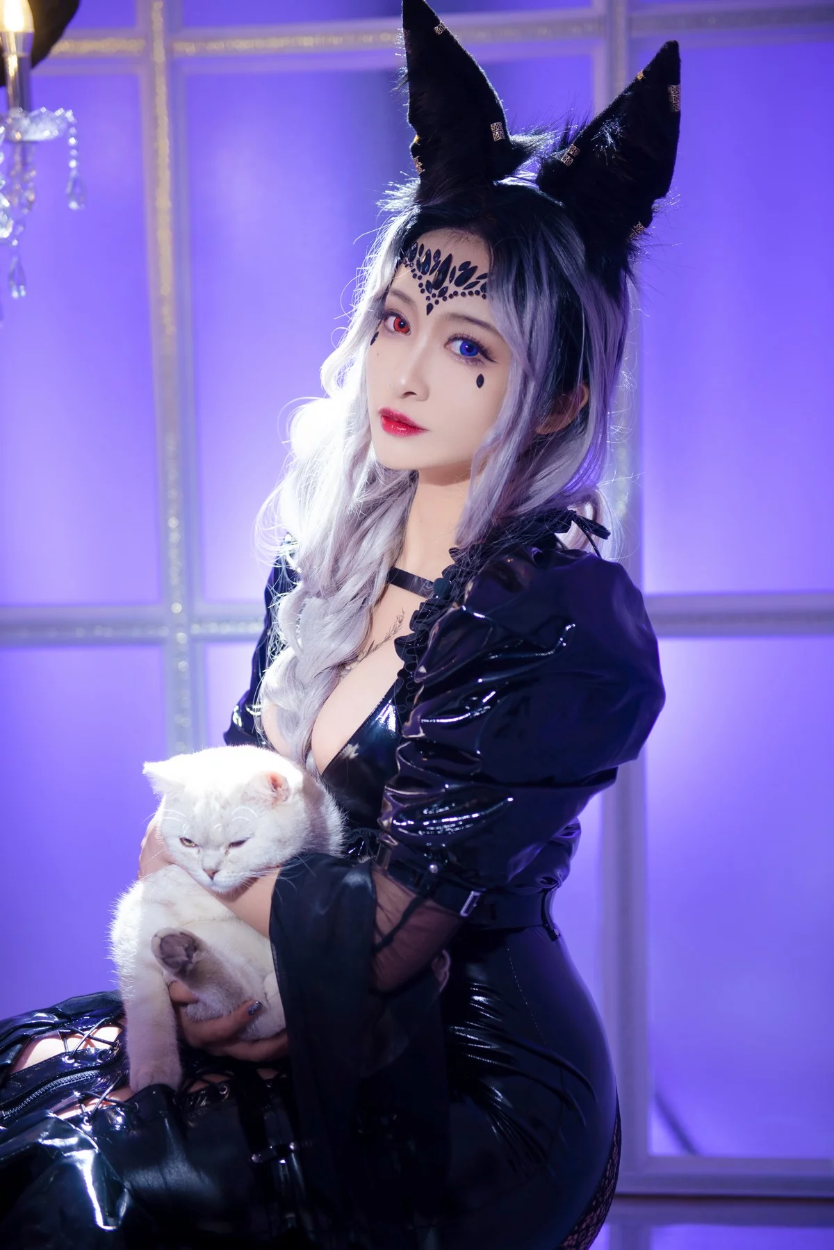 动漫博主洛璃LoLiSAMA魔女莉莉丝主题性感黑色皮质连衣长裙秀完美身材诱惑写真74P