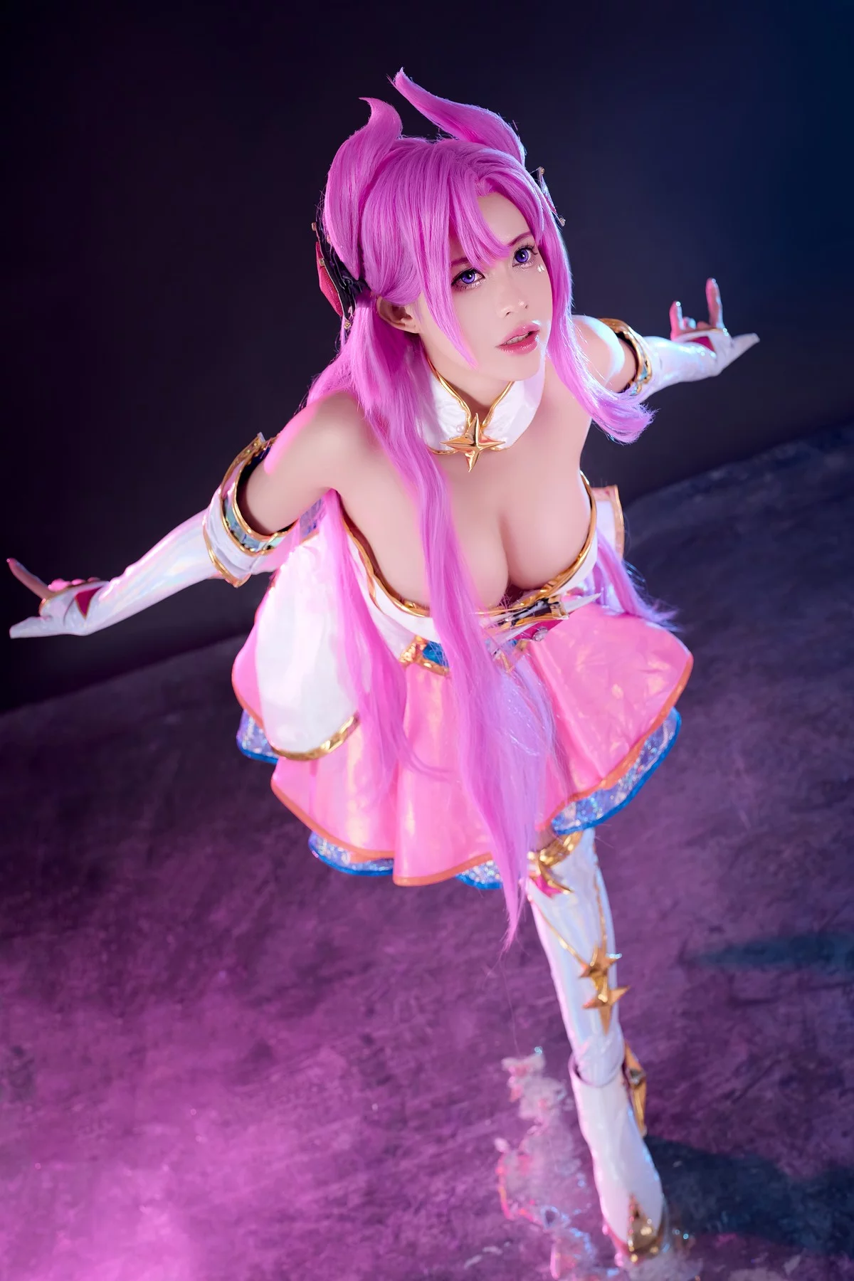 网络美女PingPing-Star Guardian Kai'Sa主题性感红色情趣内衣秀惹火身材诱惑写真72P