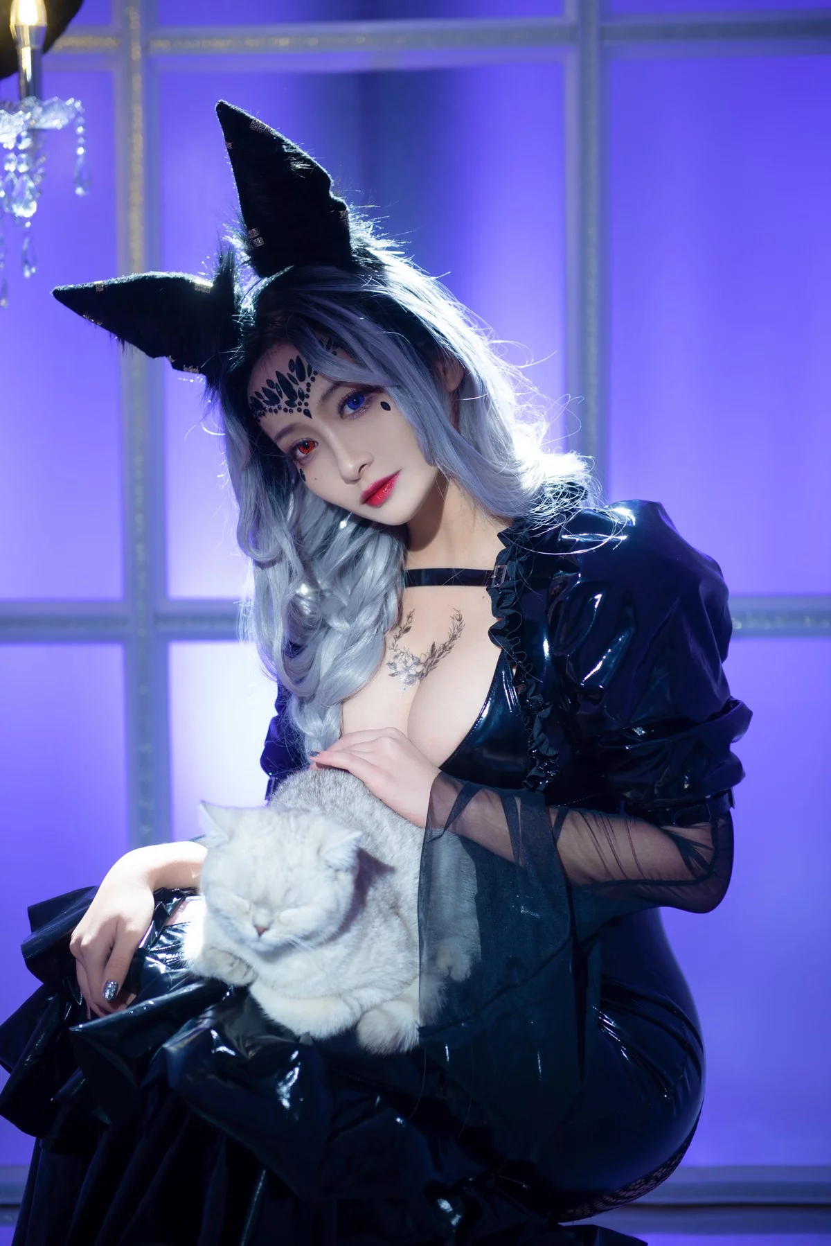 动漫博主洛璃LoLiSAMA魔女莉莉丝主题性感黑色皮质连衣长裙秀完美身材诱惑写真74P