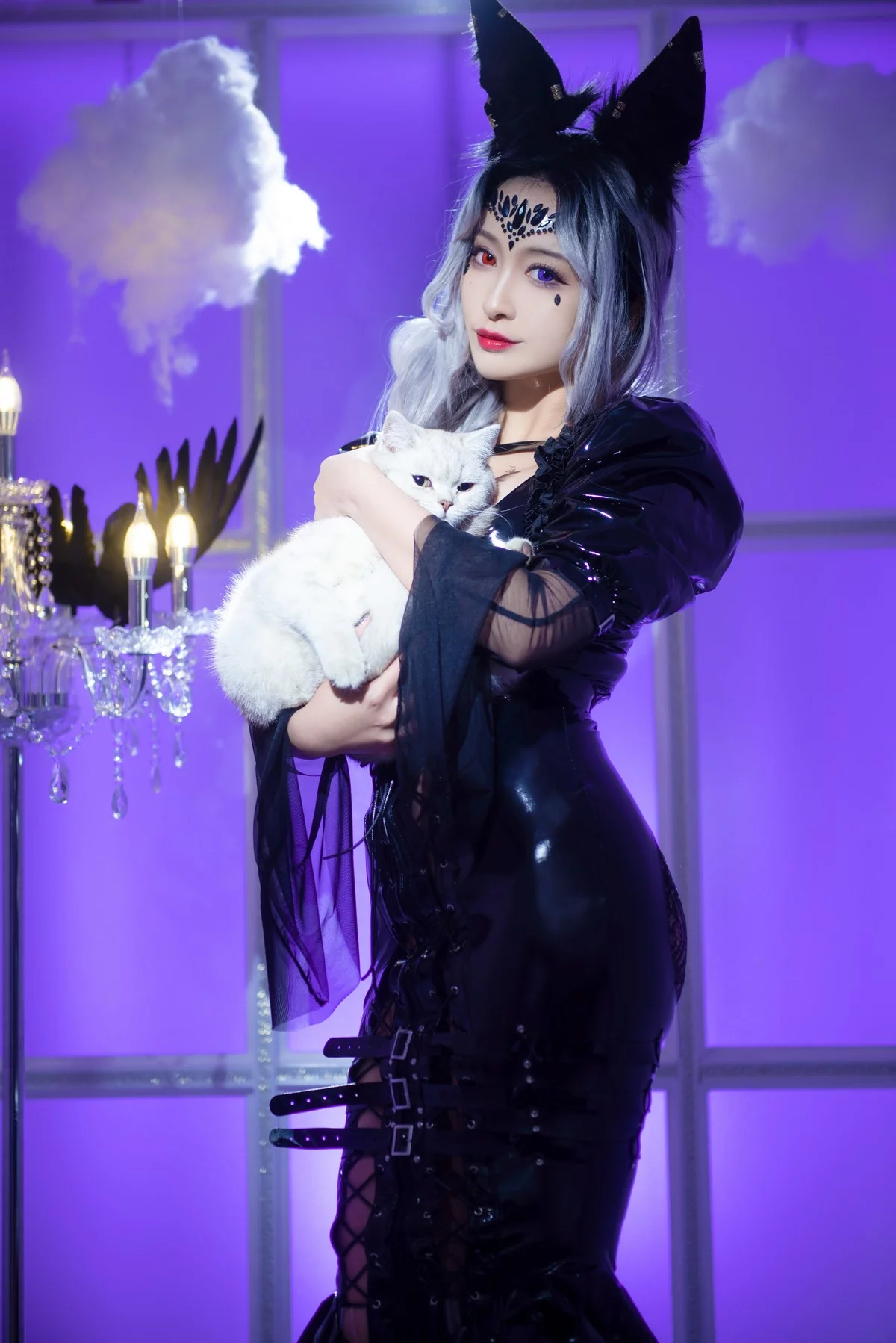 动漫博主洛璃LoLiSAMA魔女莉莉丝主题性感黑色皮质连衣长裙秀完美身材诱惑写真74P