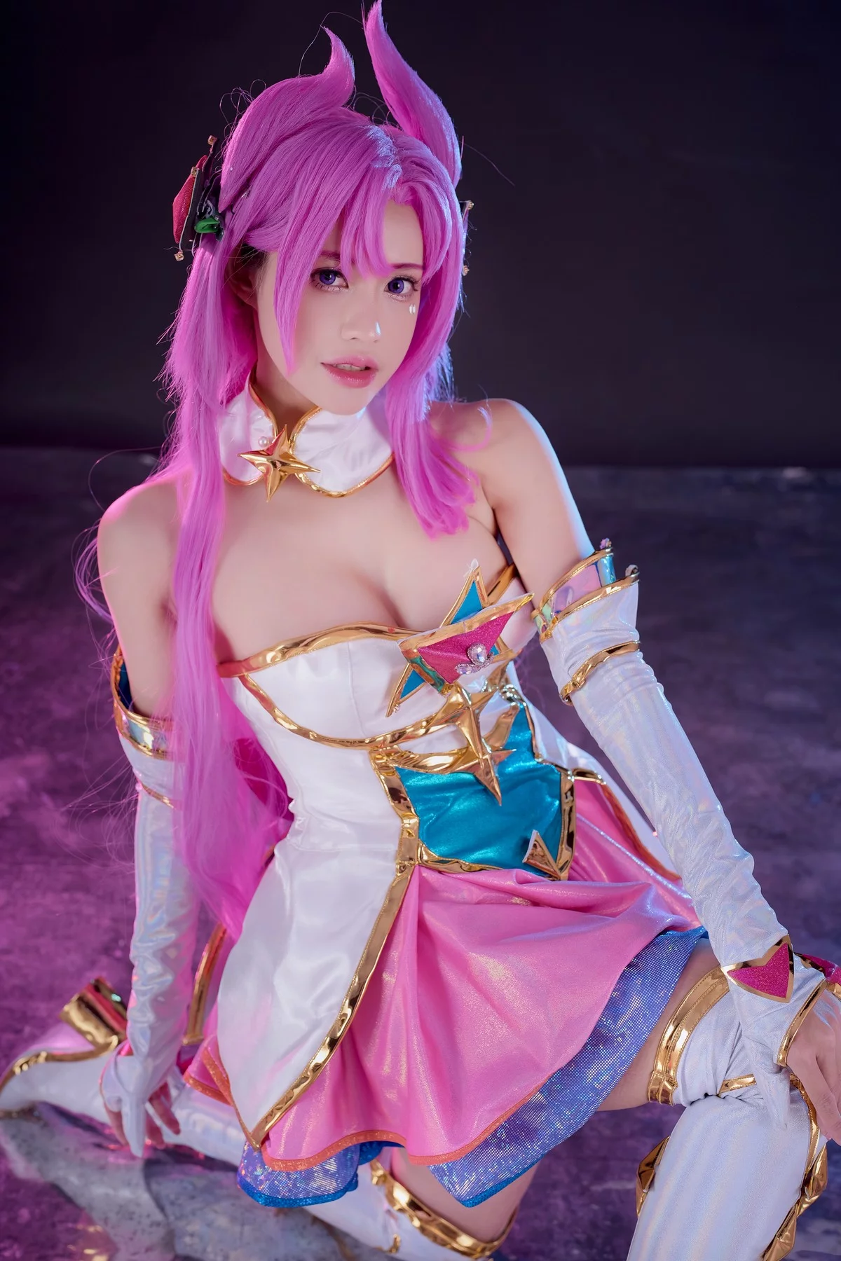 网络美女PingPing-Star Guardian Kai'Sa主题性感红色情趣内衣秀惹火身材诱惑写真72P
