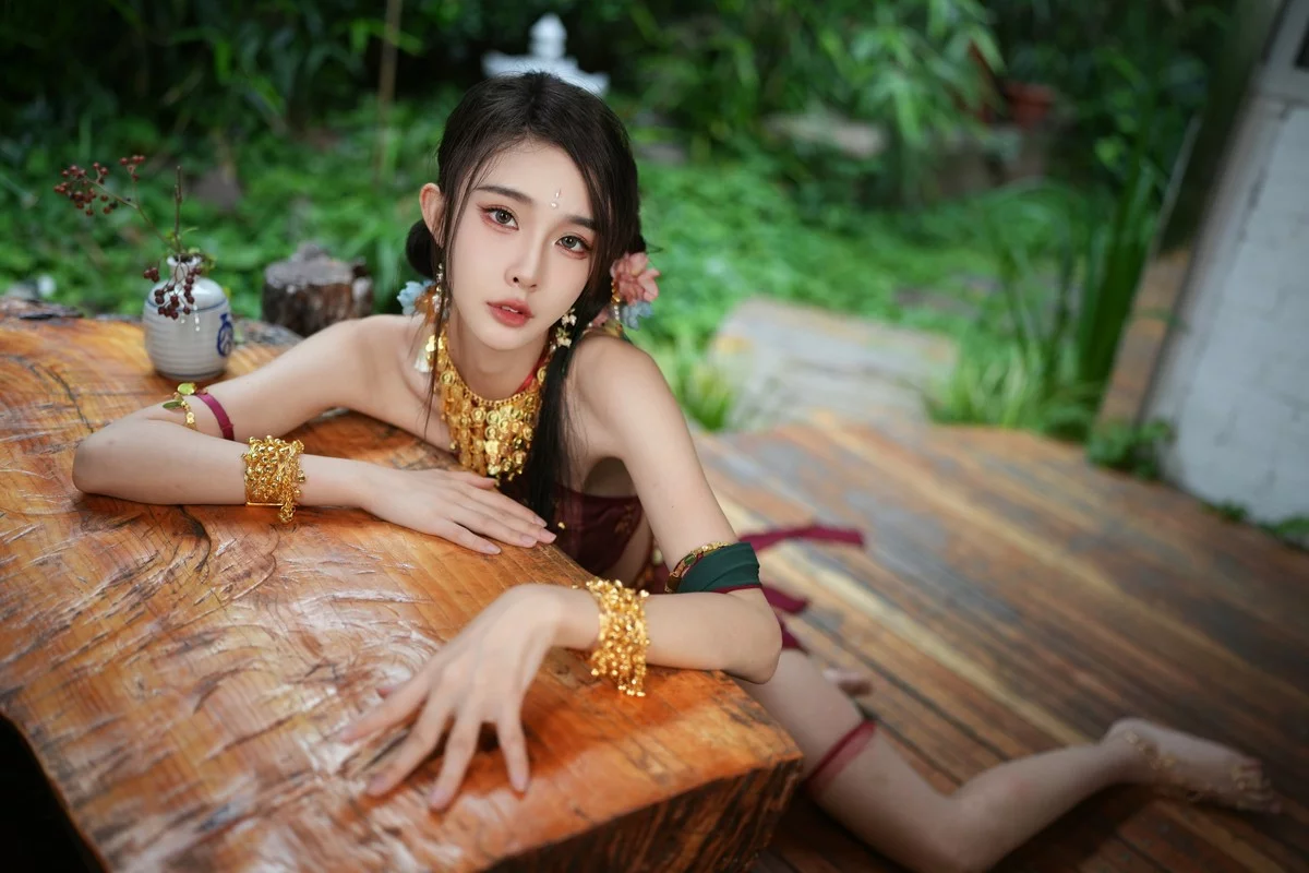 人气主播余多多Dudu妲己的古风诱惑力主题性感红色薄纱服饰秀完美身材诱惑写真27P