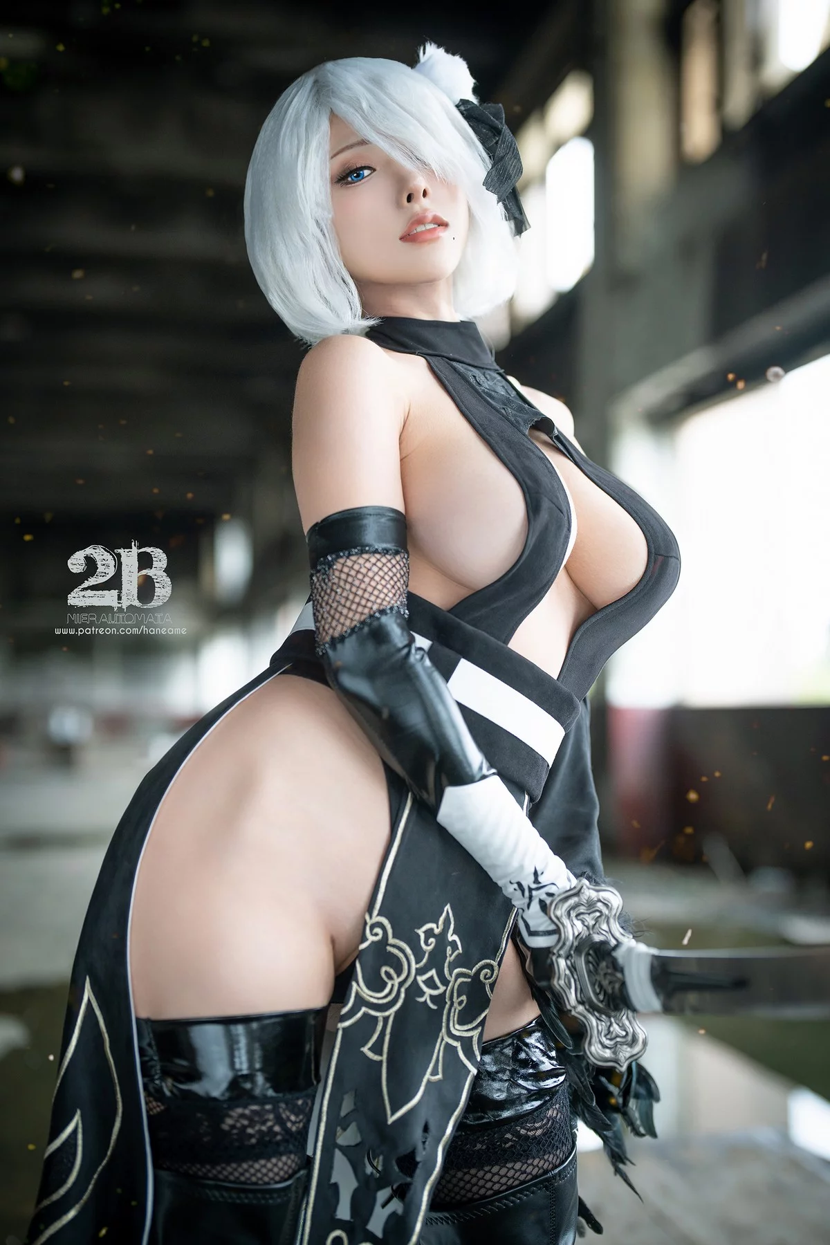 Coser美女雨波_HaneAme-2B新写真主题性感情趣服饰露油亮肌肤惹火诱惑写真92P