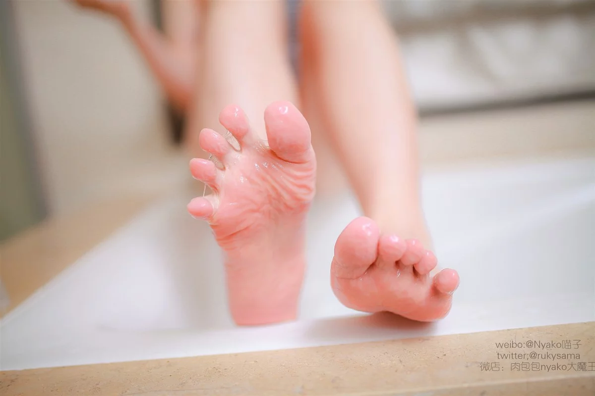 网络美女Nyako喵子个人写真主题精选私房性感服饰系列秀翘臀美腿诱惑写真123P